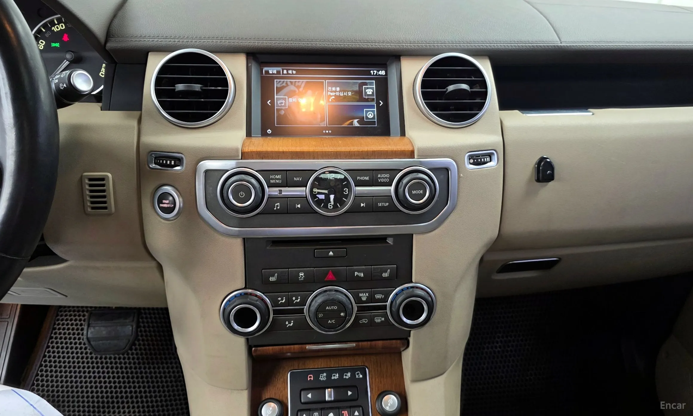 Land Rover Discovery 4 превью 14