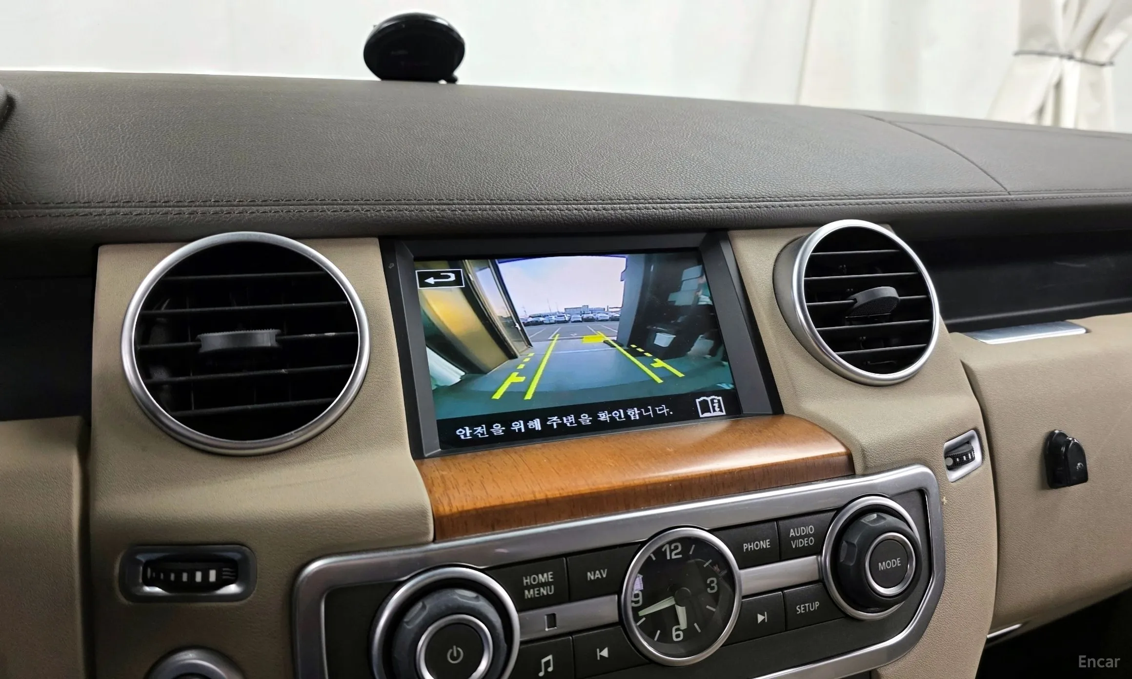 Land Rover Discovery 4 превью 15