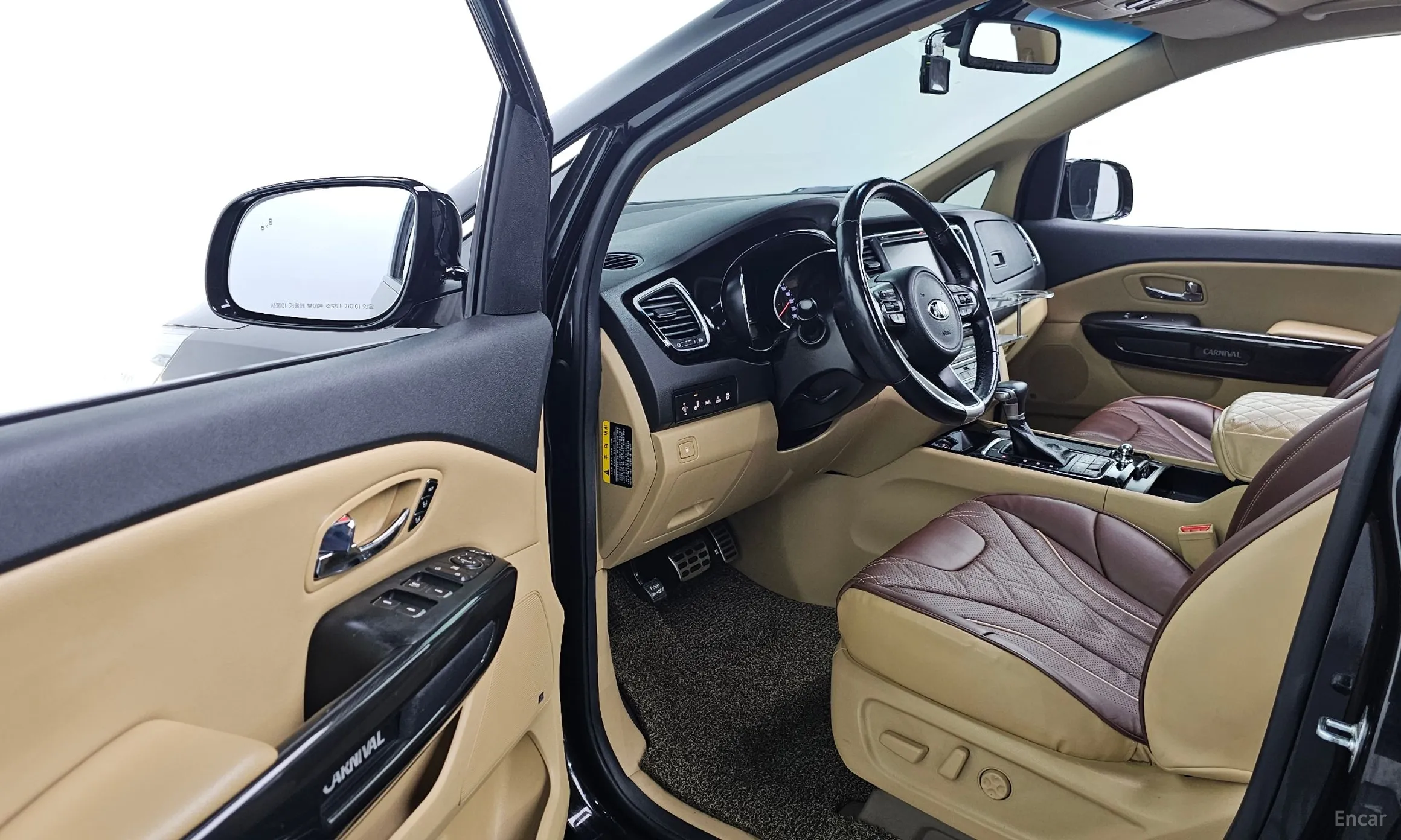 Kia Carnival превью 11
