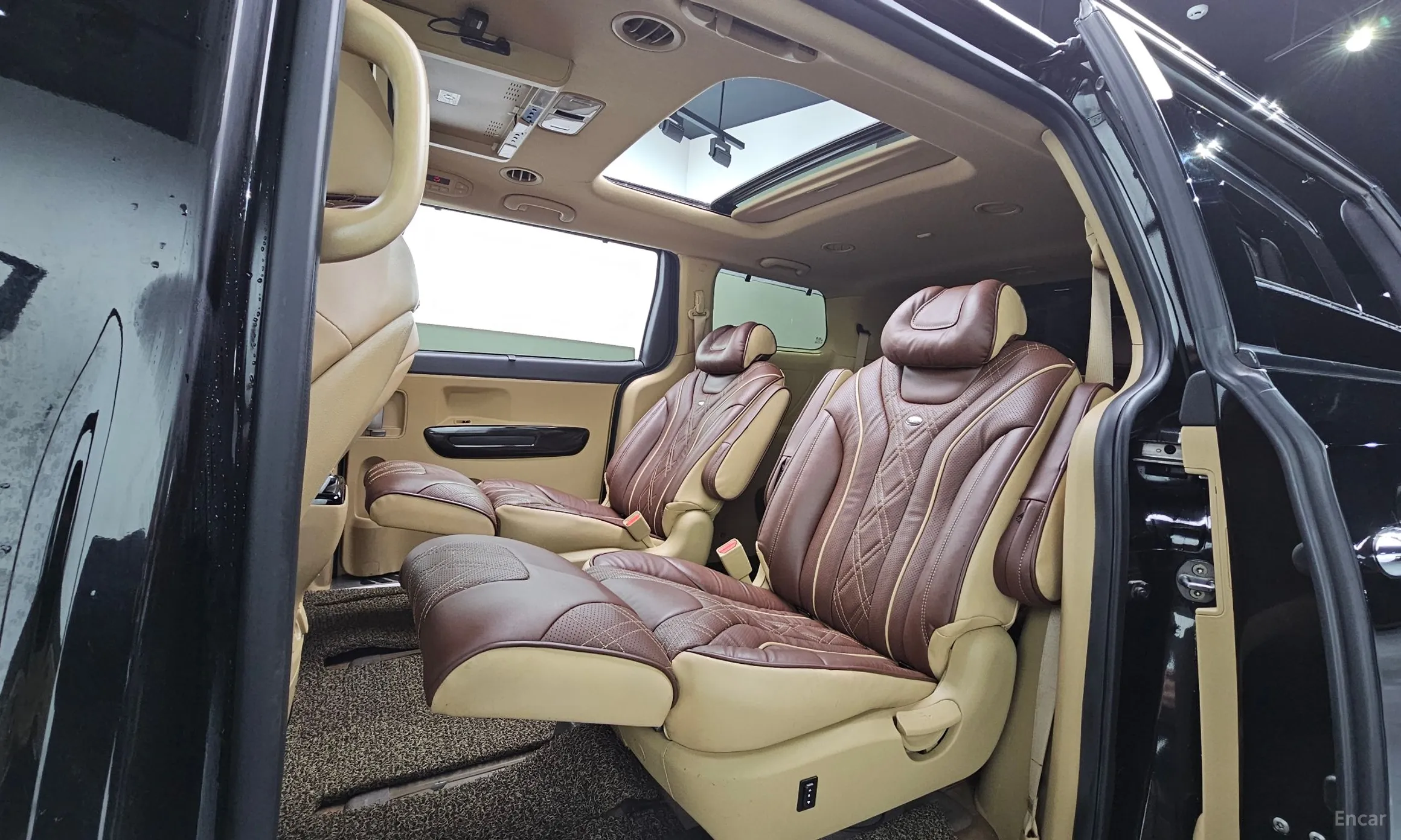 Kia Carnival превью 12
