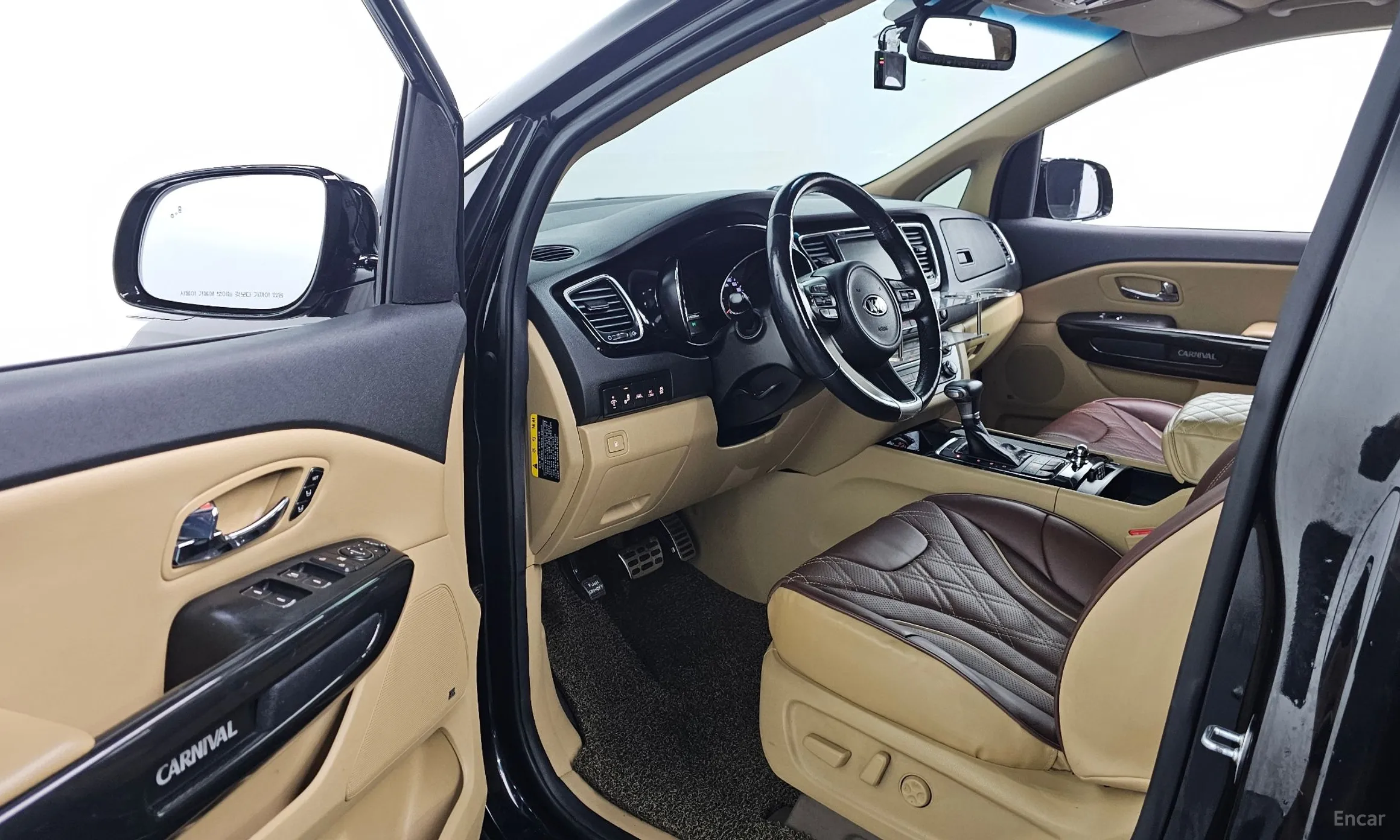 Kia Carnival превью 17