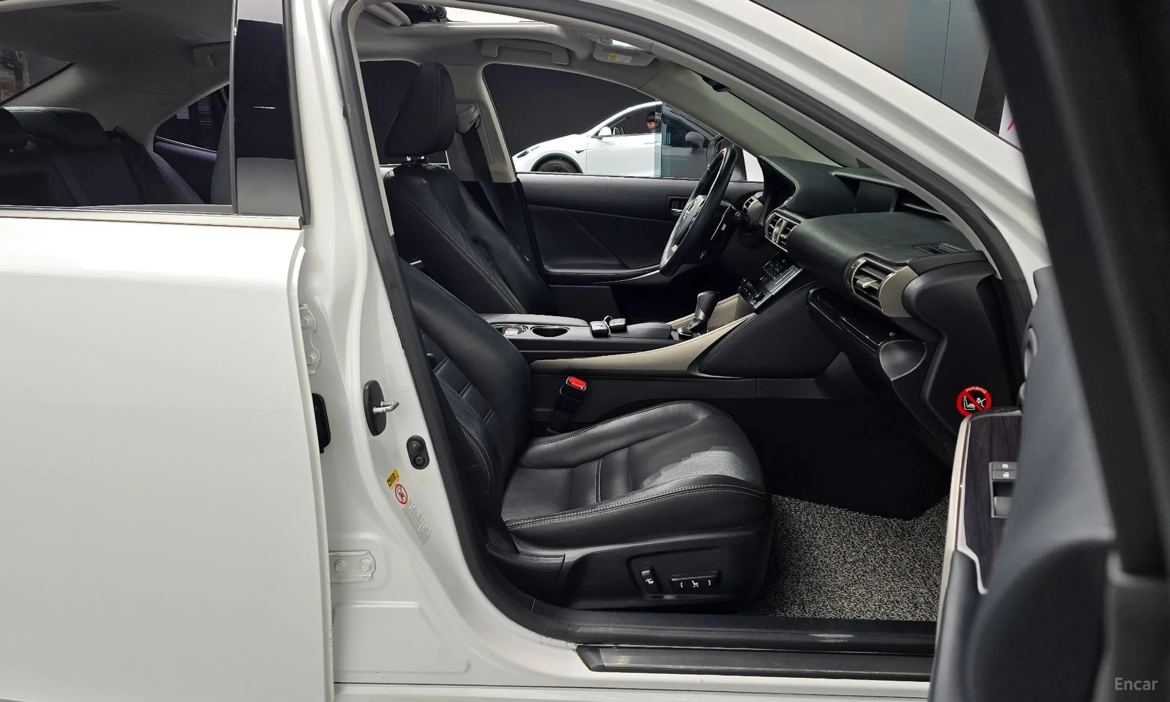 Lexus New IS250 превью 11
