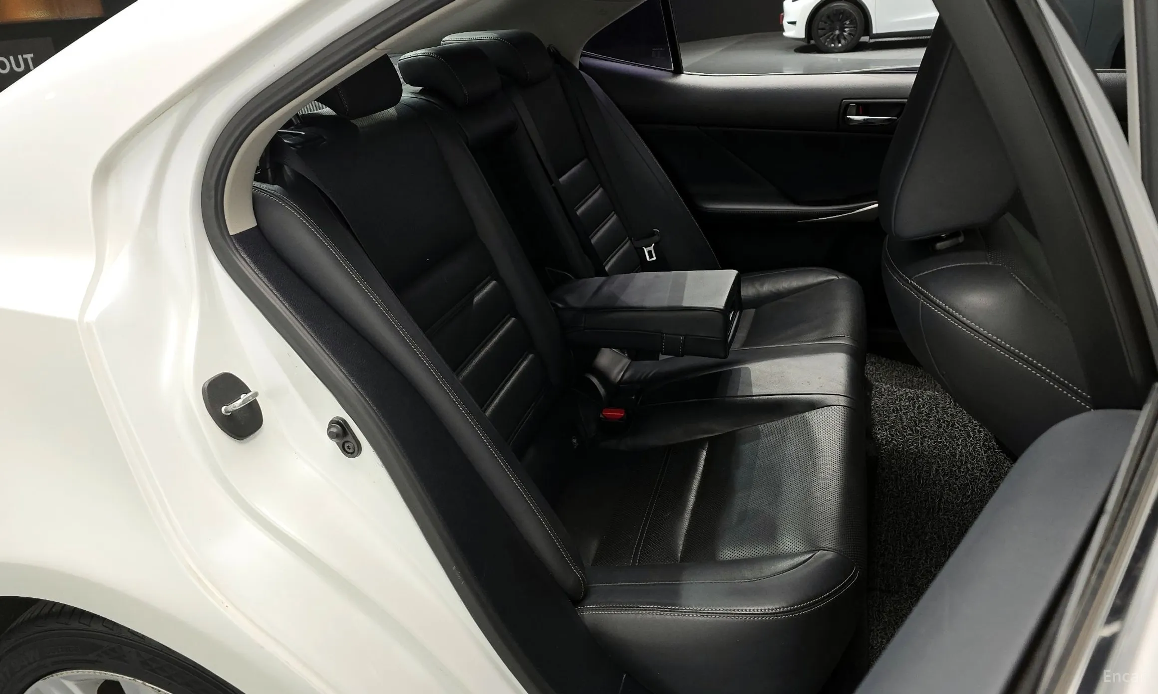 Lexus New IS250 превью 12
