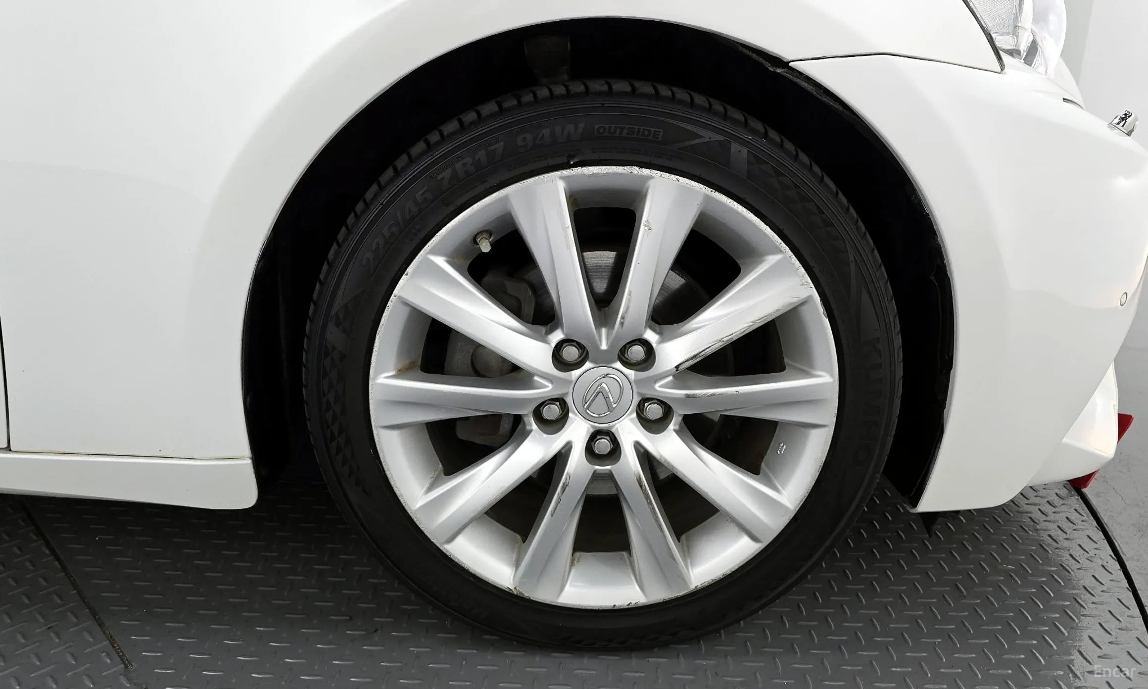 Lexus New IS250 превью 5