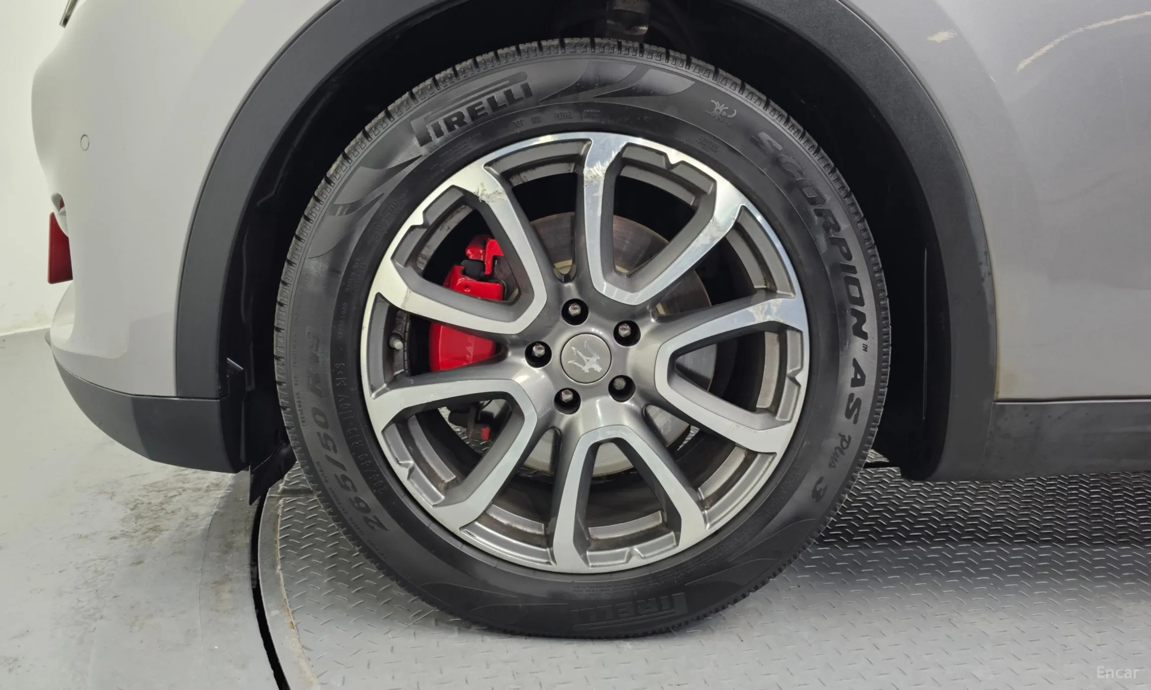 Maserati Levante превью 10