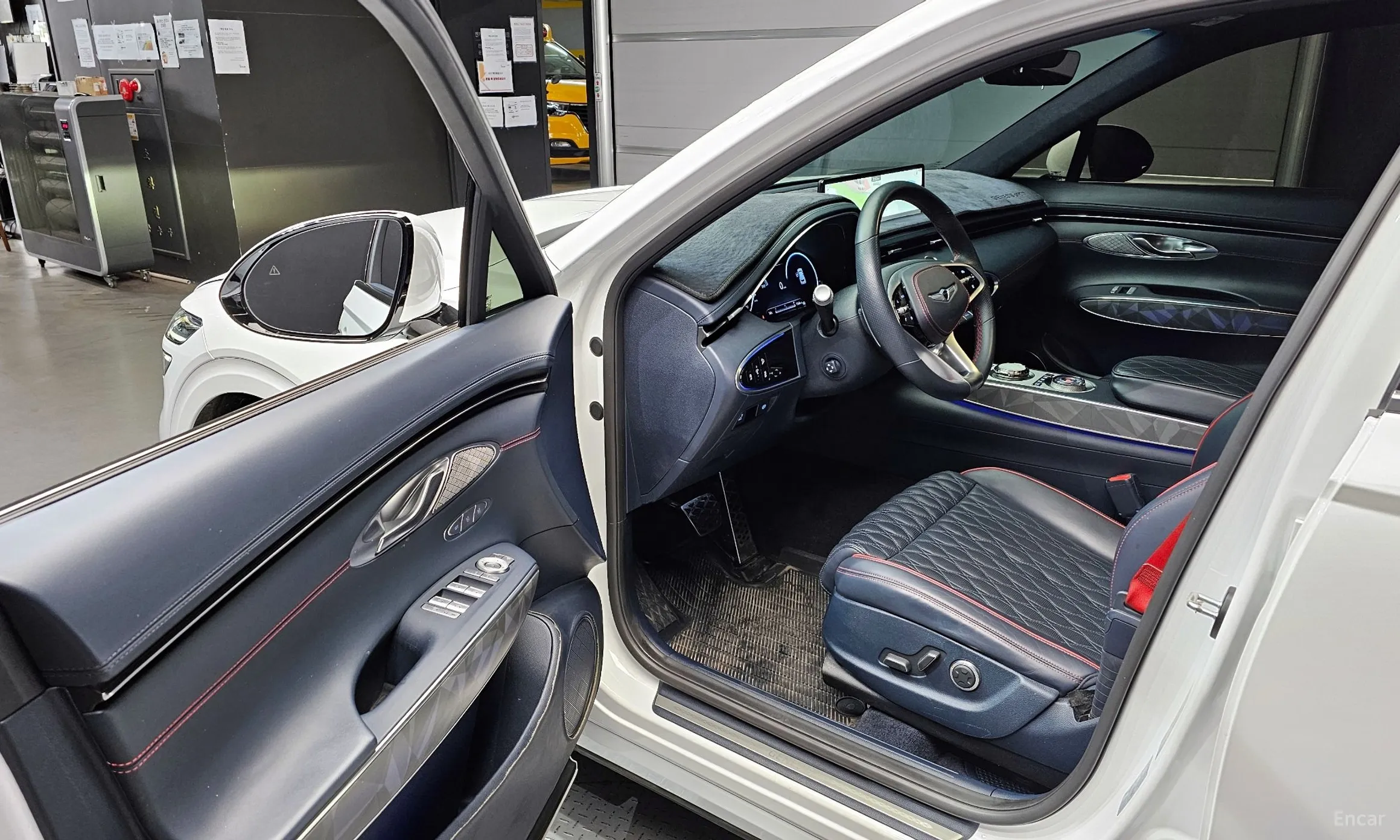 Genesis GV70 превью 10
