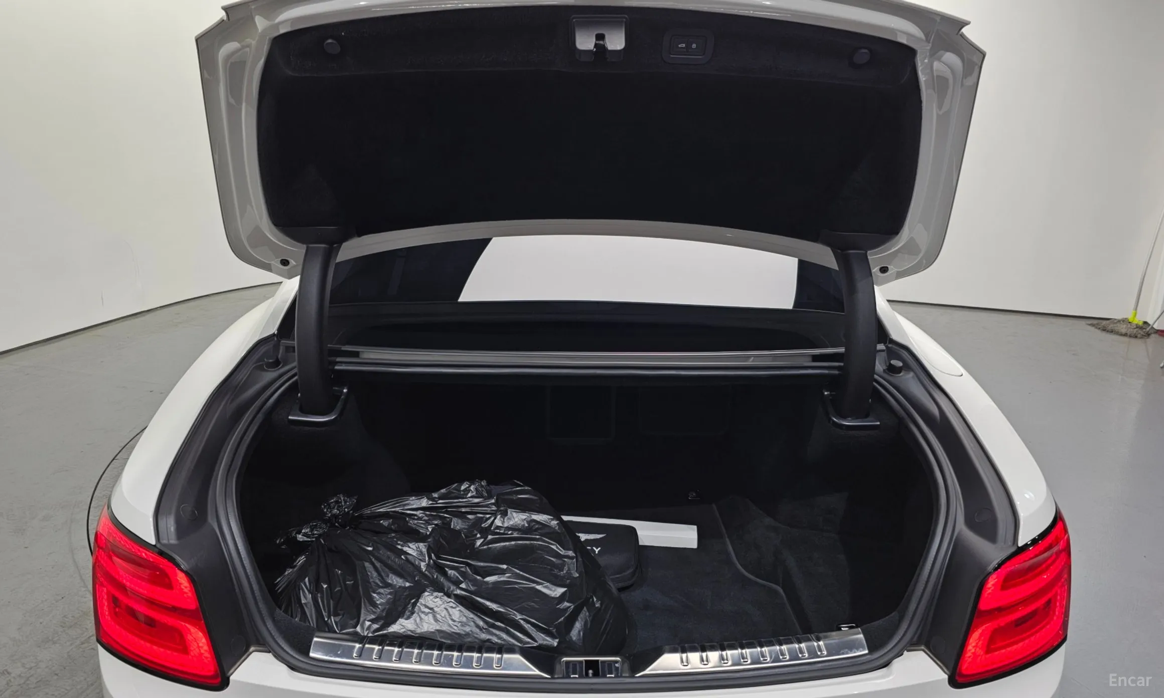 Bentley Flying Spur 3rd Generation превью 20