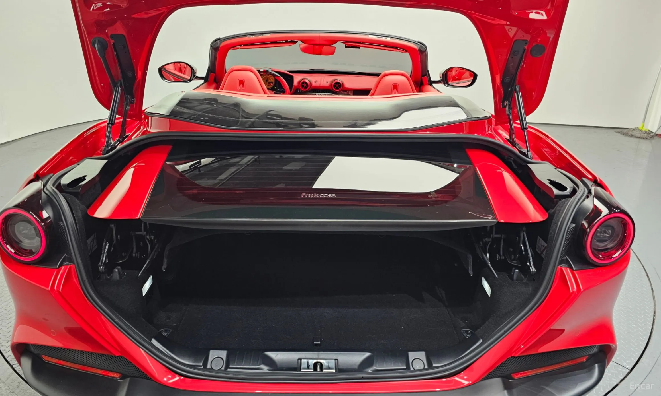 Ferrari Portofino превью 20