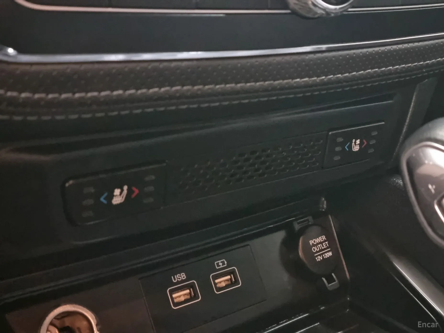 KG Mobility (SsangYong) Rexton Sports превью 16