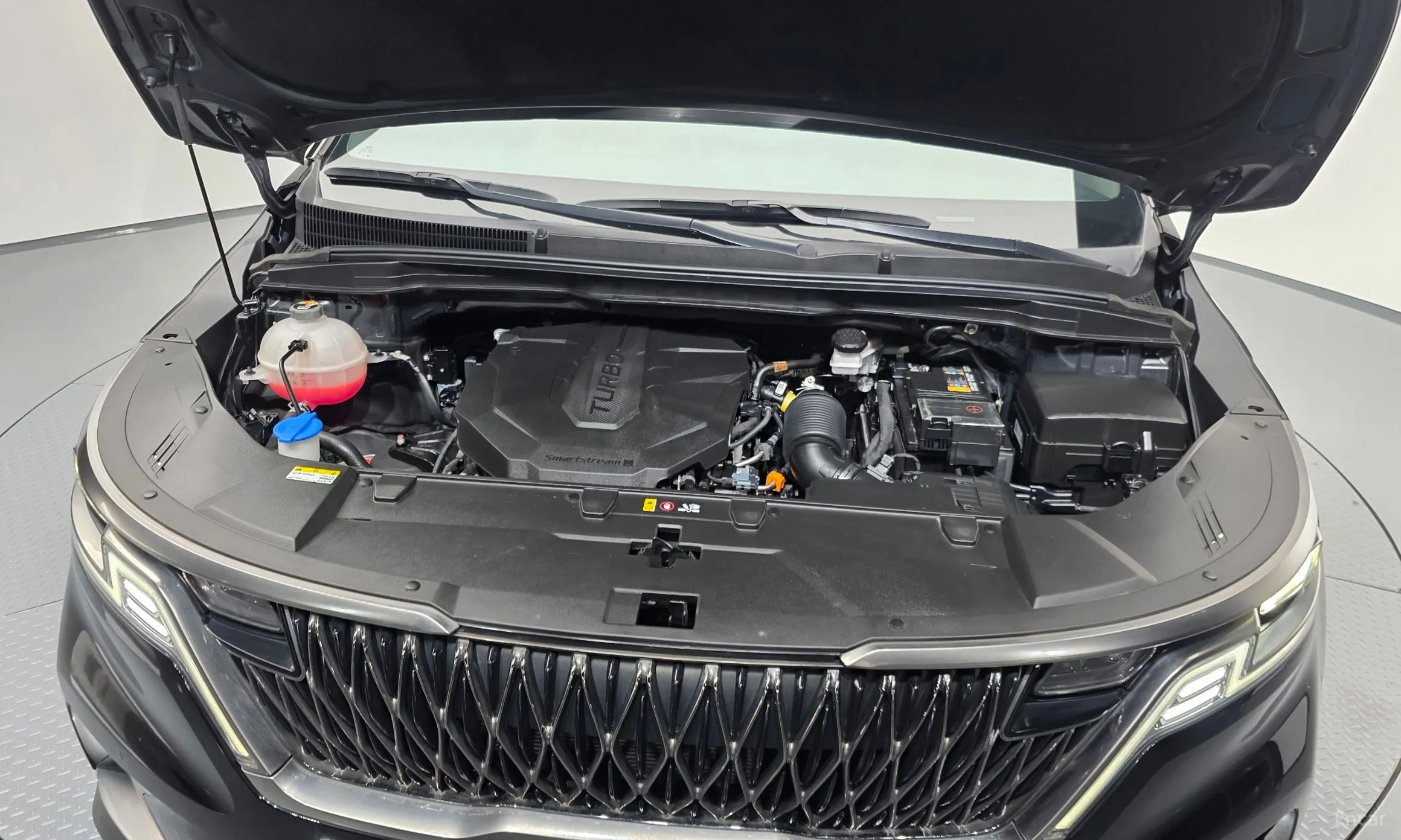 Kia Carnival Gen 4 превью 6