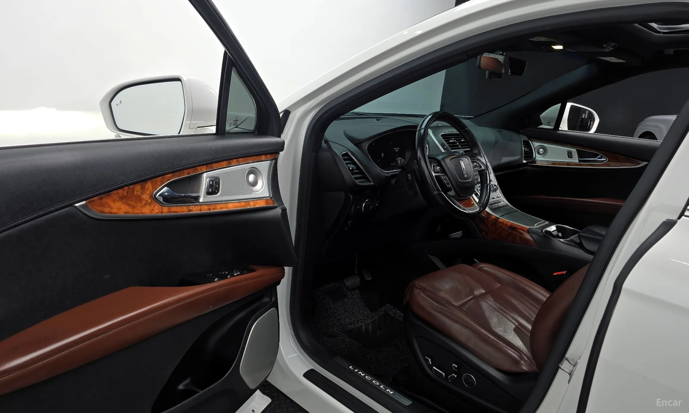 Lincoln Nautilus Gen 1 превью 11