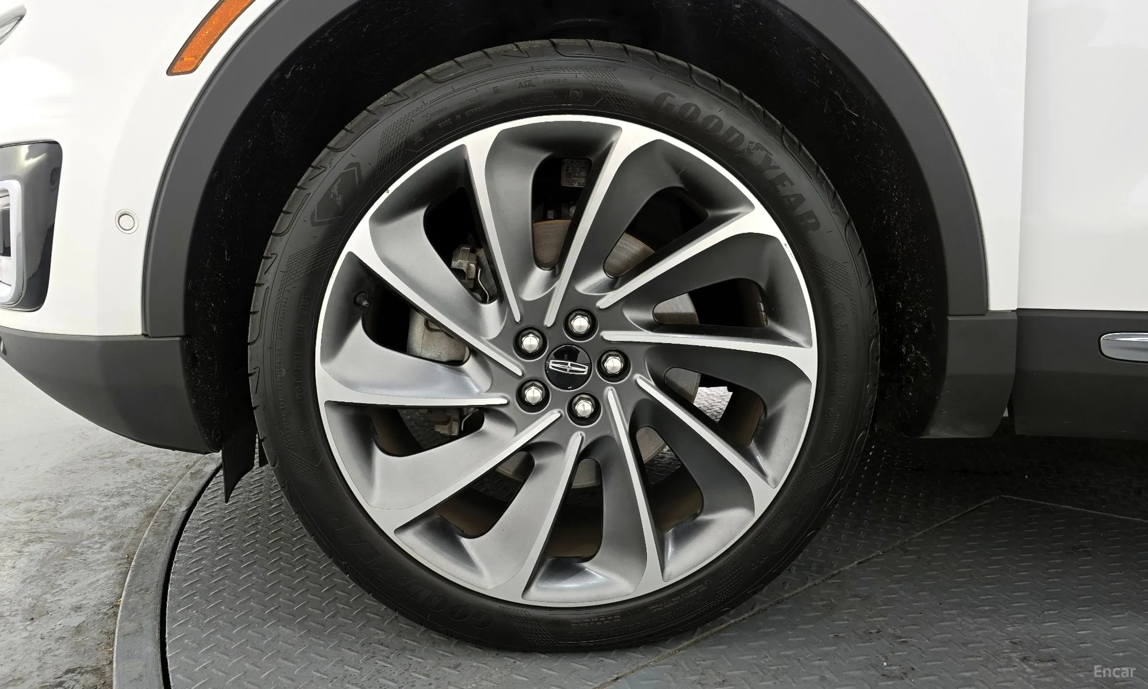 Lincoln Nautilus Gen 1 превью 5