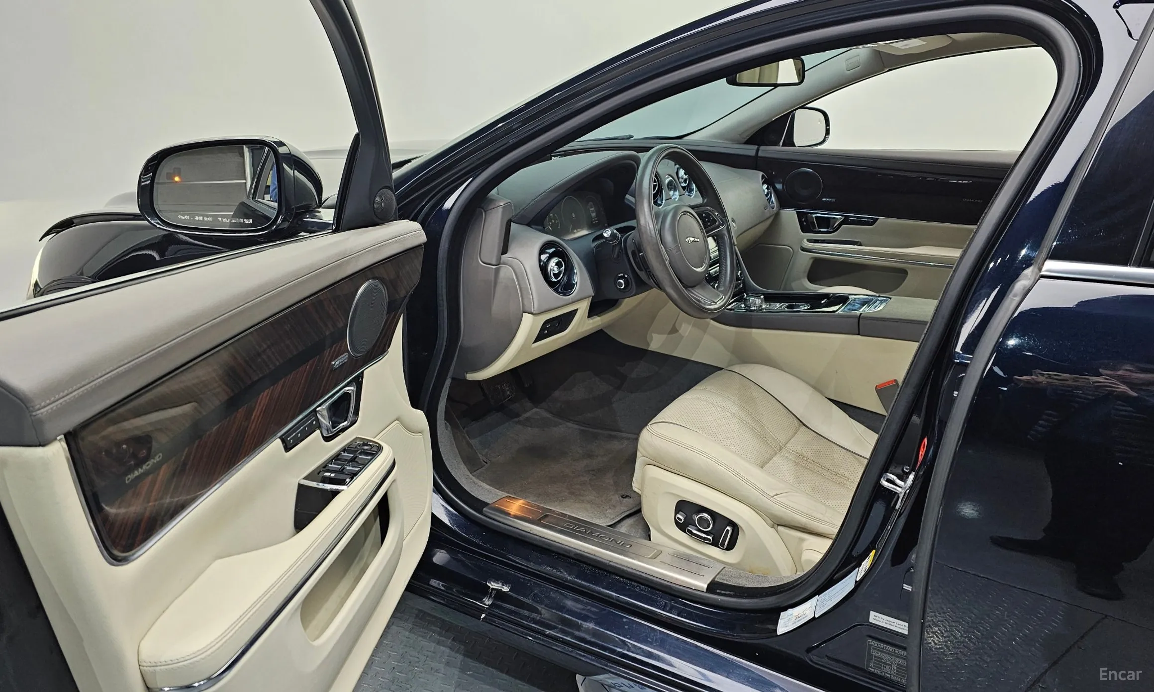 Jaguar All New XJ превью 10