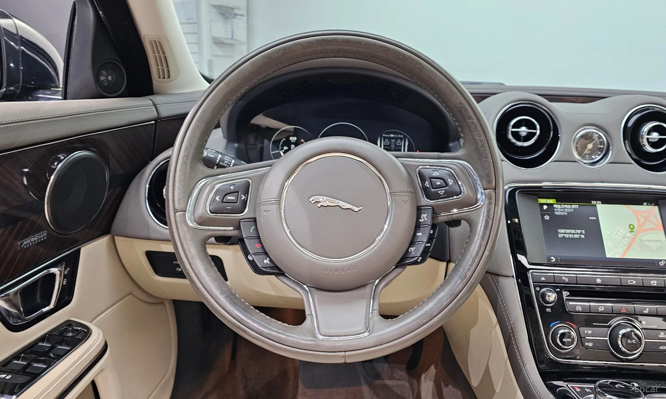 Jaguar All New XJ превью 13