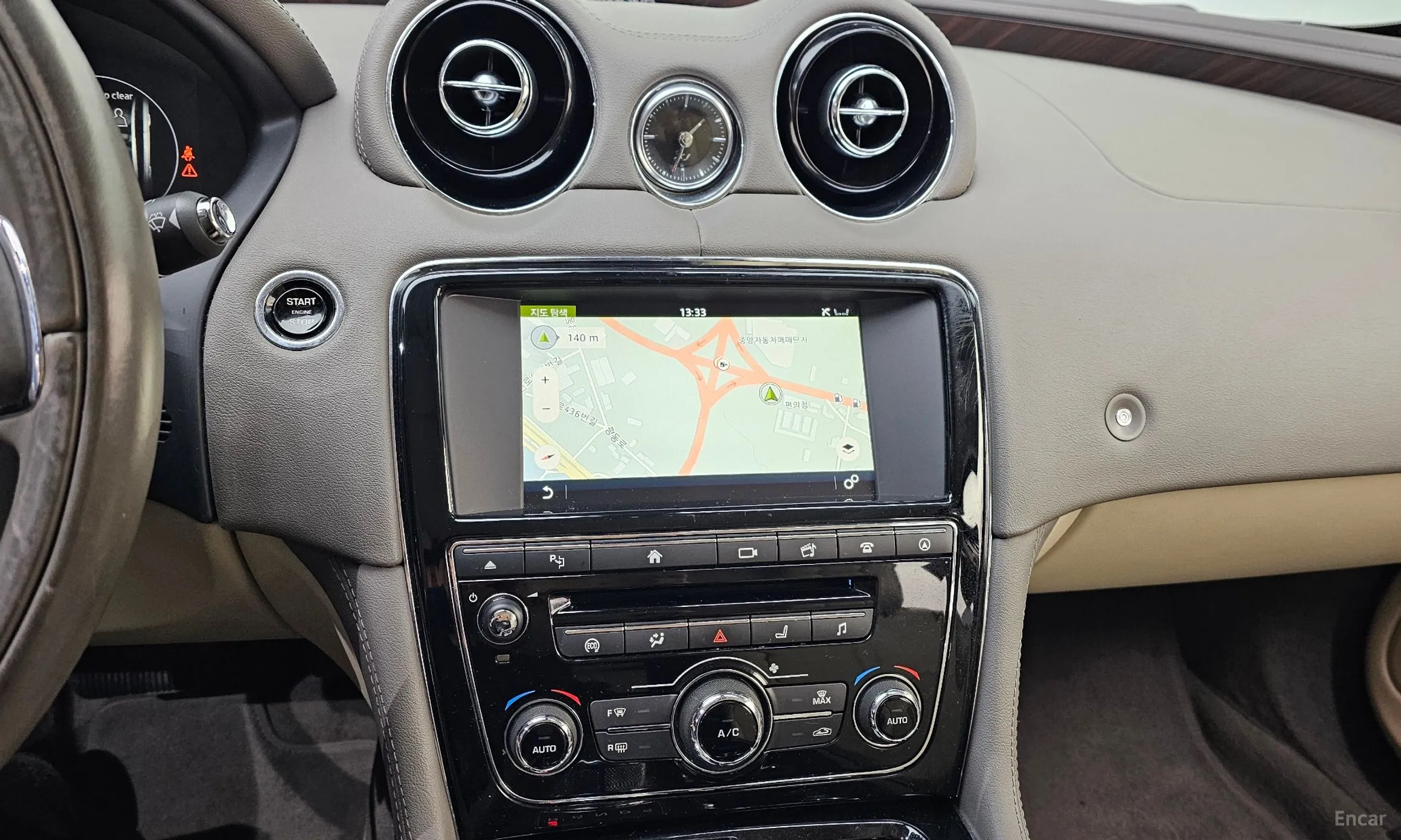 Jaguar All New XJ превью 14