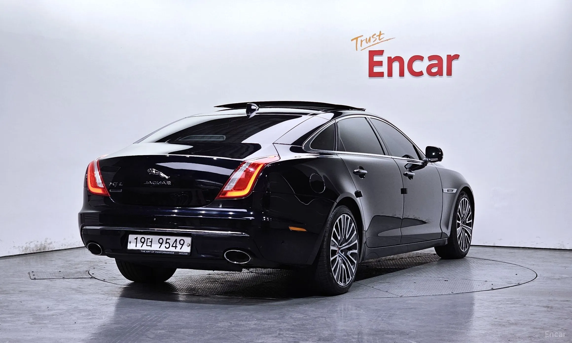 Jaguar All New XJ превью 2
