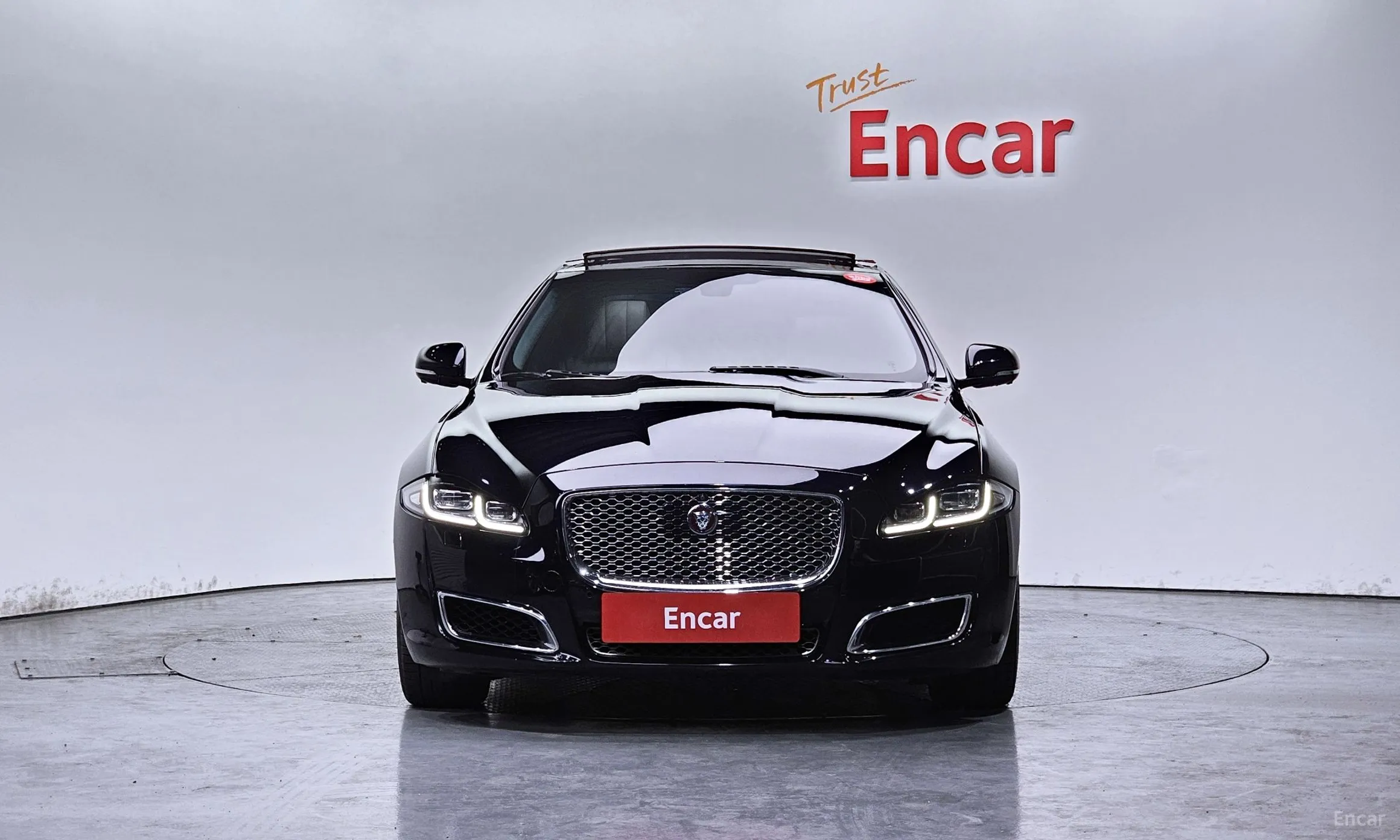 Jaguar All New XJ превью 3