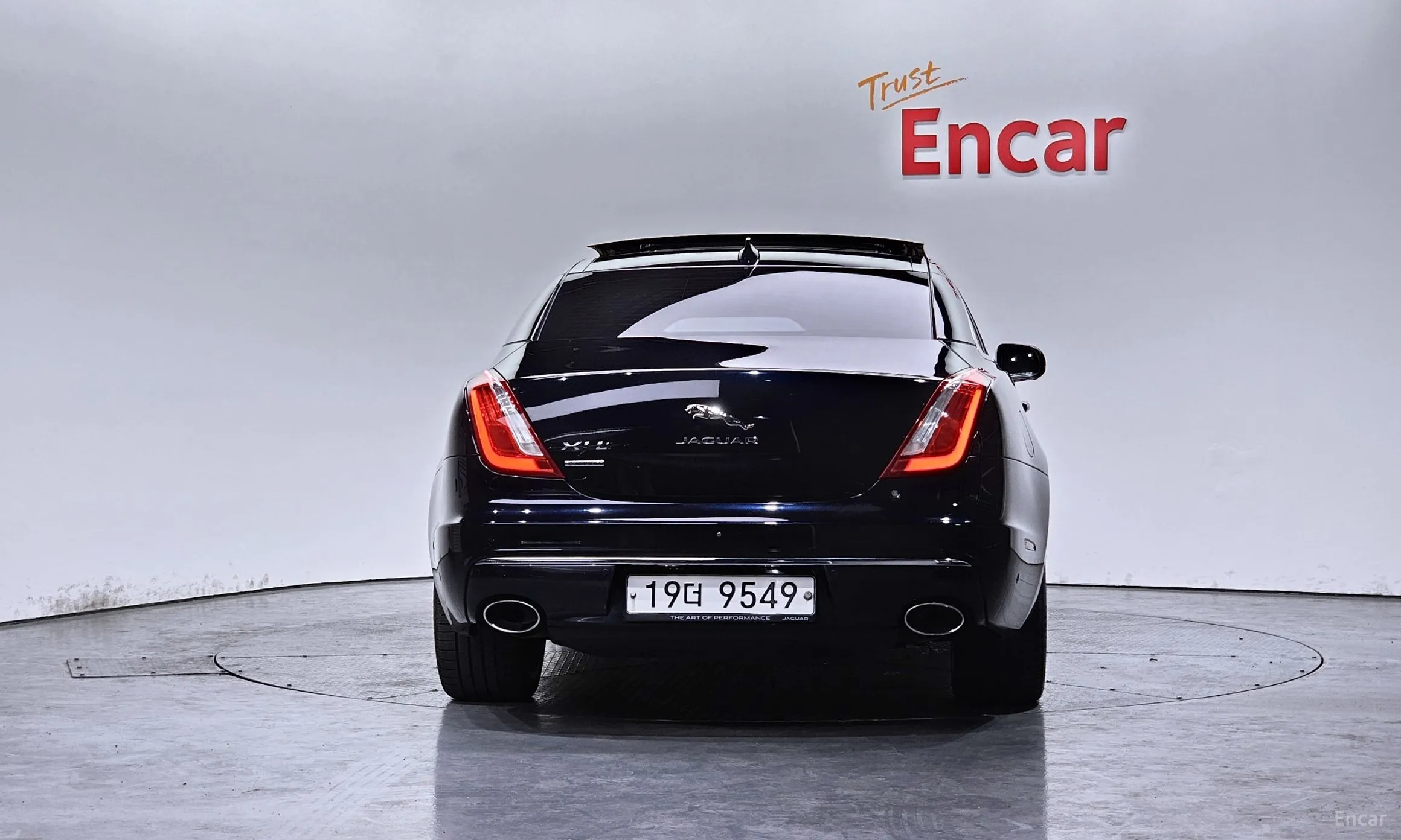 Jaguar All New XJ превью 4