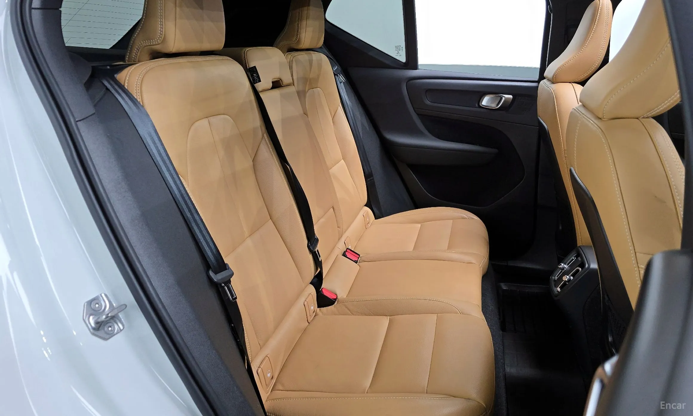 Volvo XC40 превью 12
