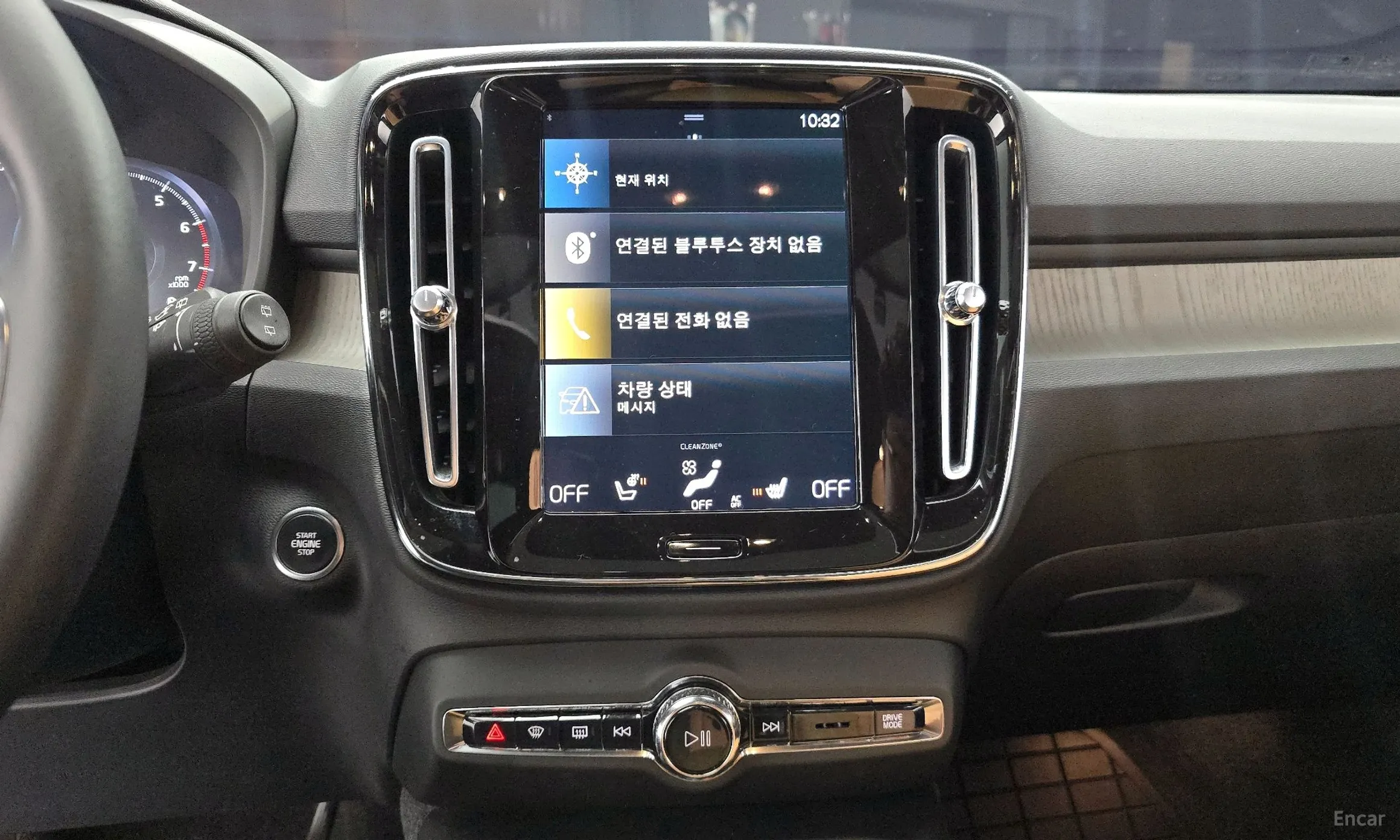 Volvo XC40 превью 16