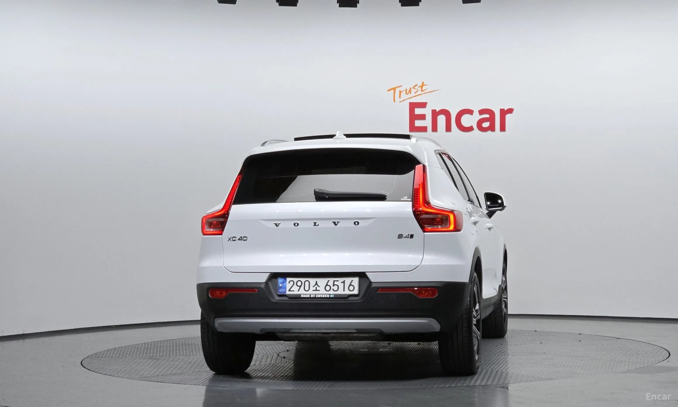Volvo XC40 превью 4
