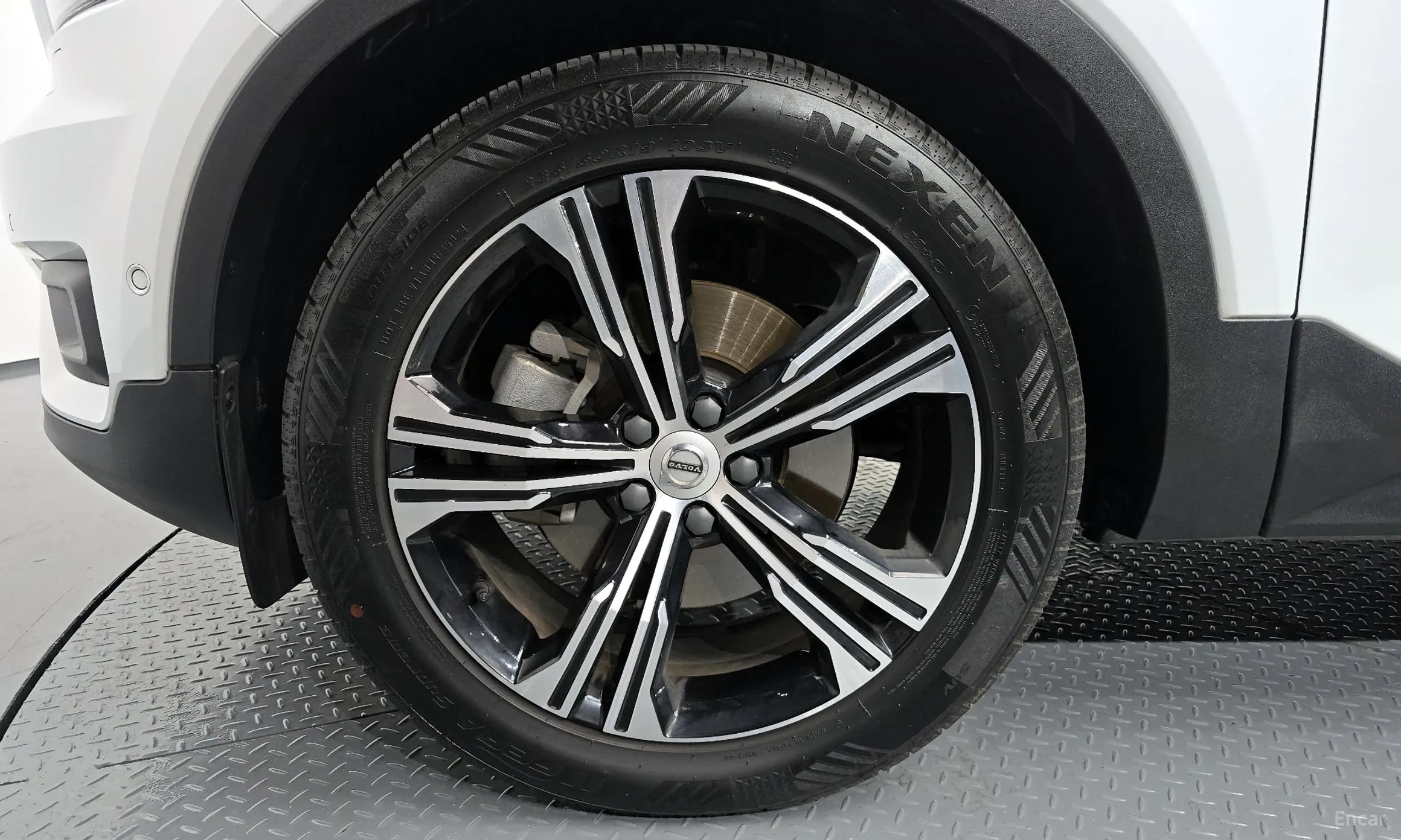Volvo XC40 превью 5