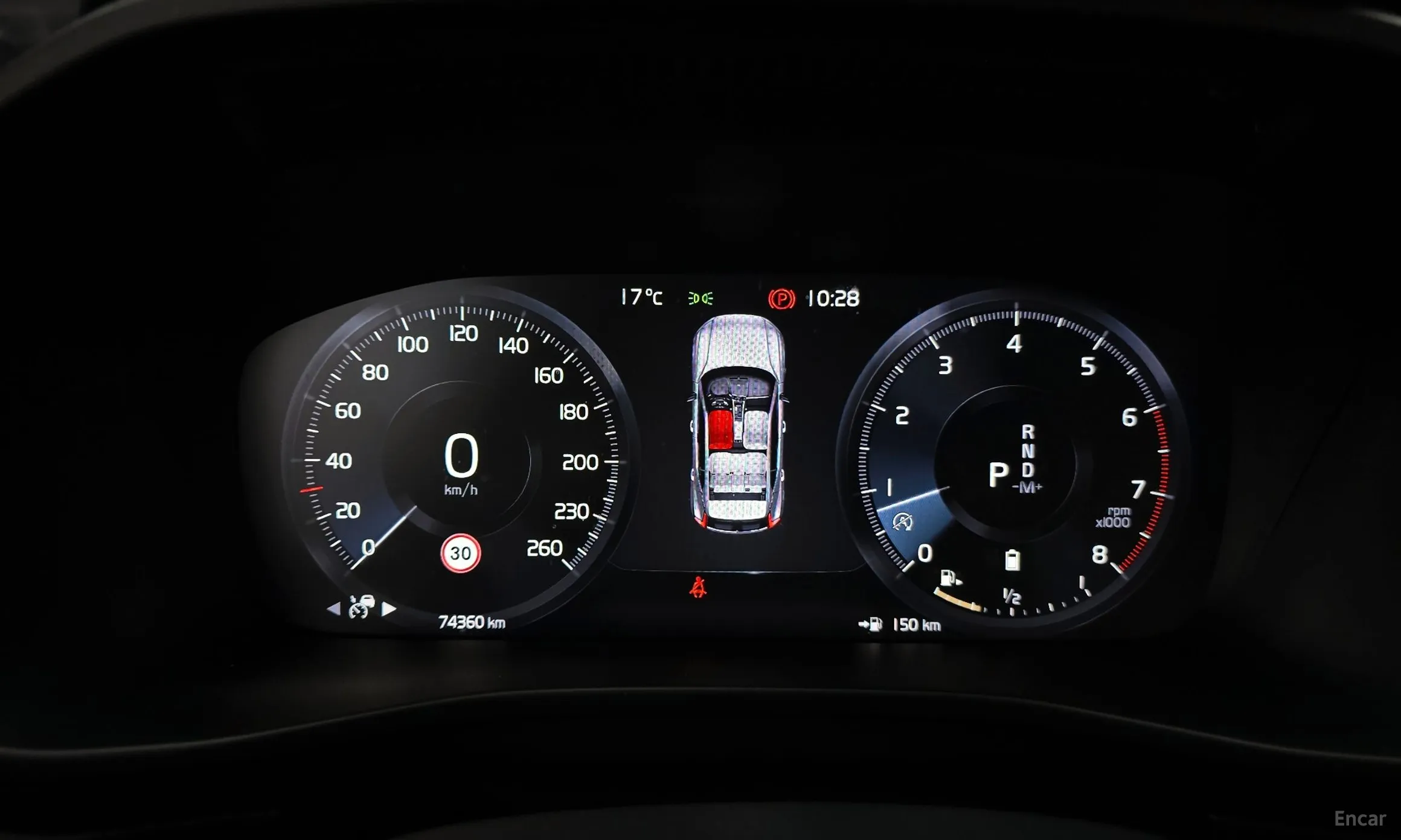 Volvo XC40 превью 8