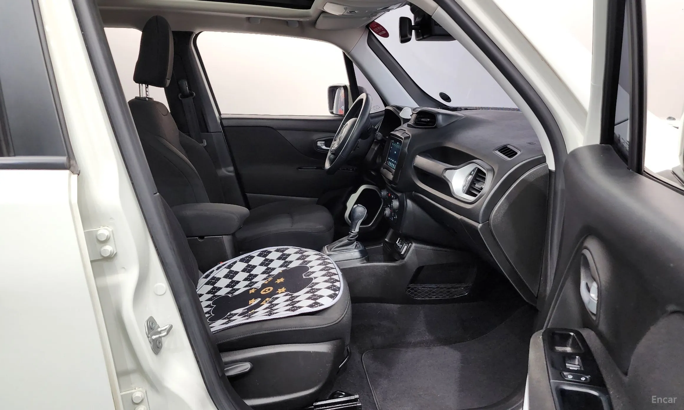 Jeep Renegade превью 11