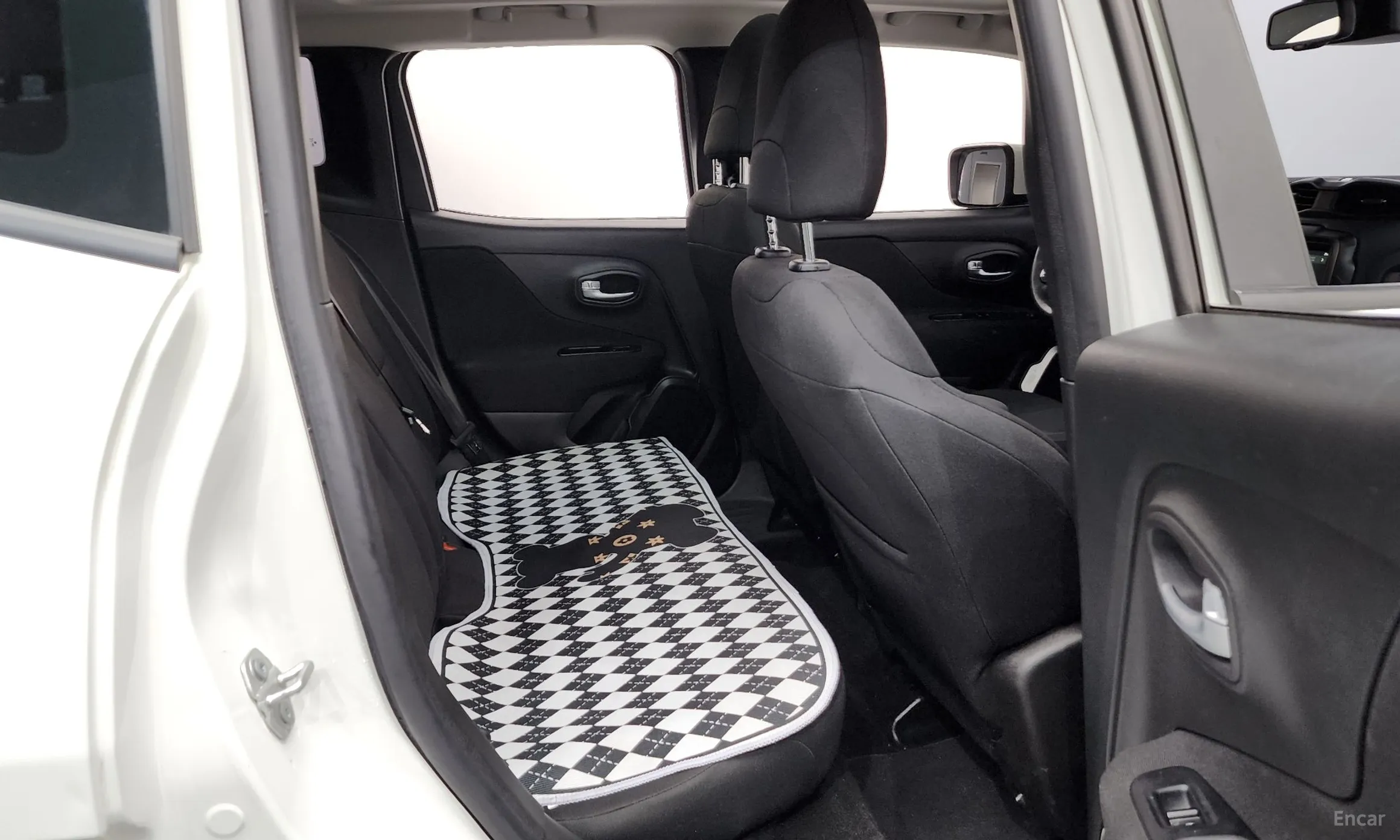 Jeep Renegade превью 12