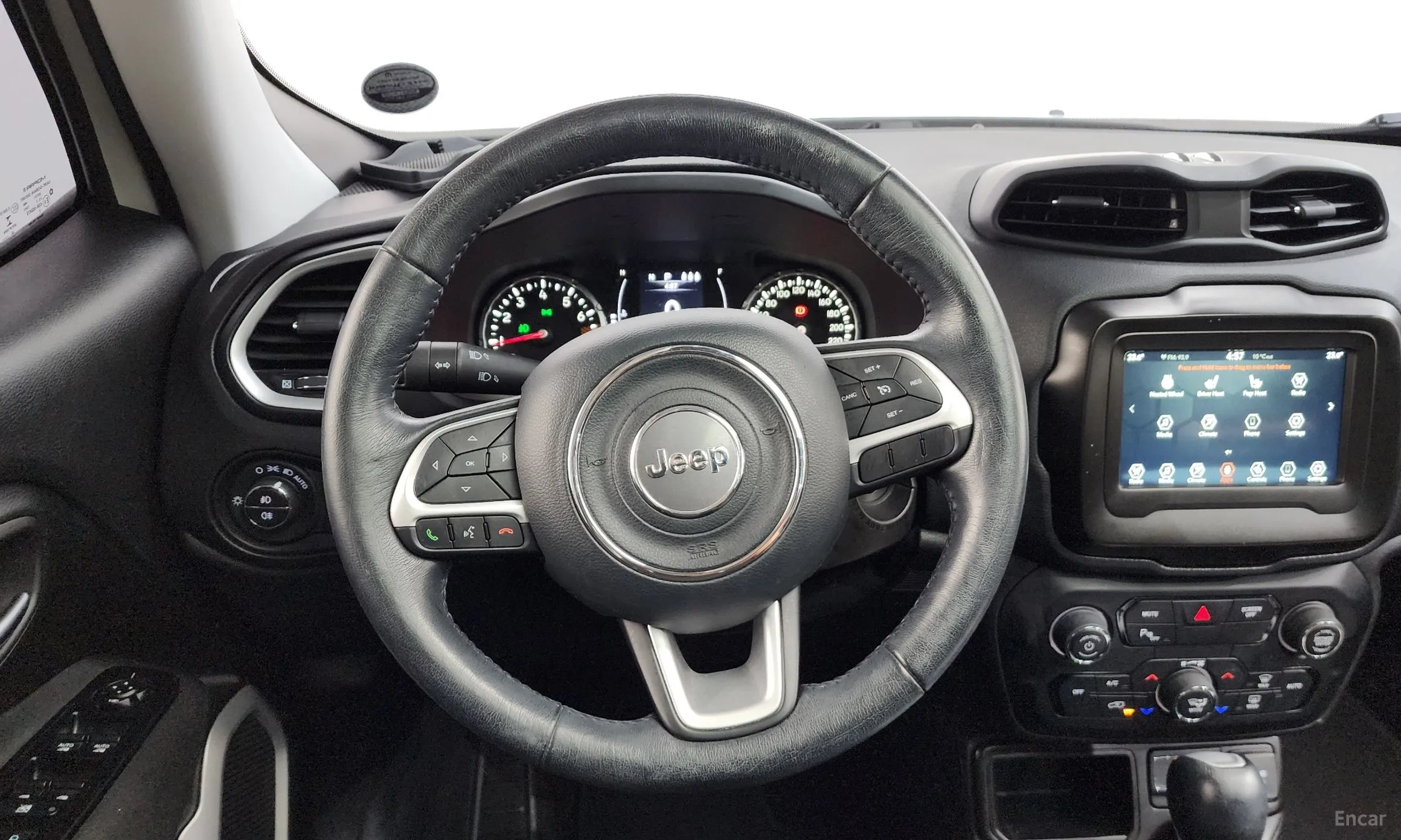 Jeep Renegade превью 13