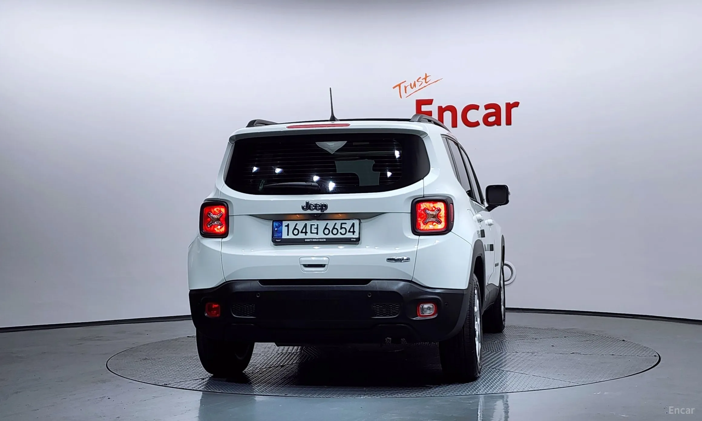Jeep Renegade превью 4