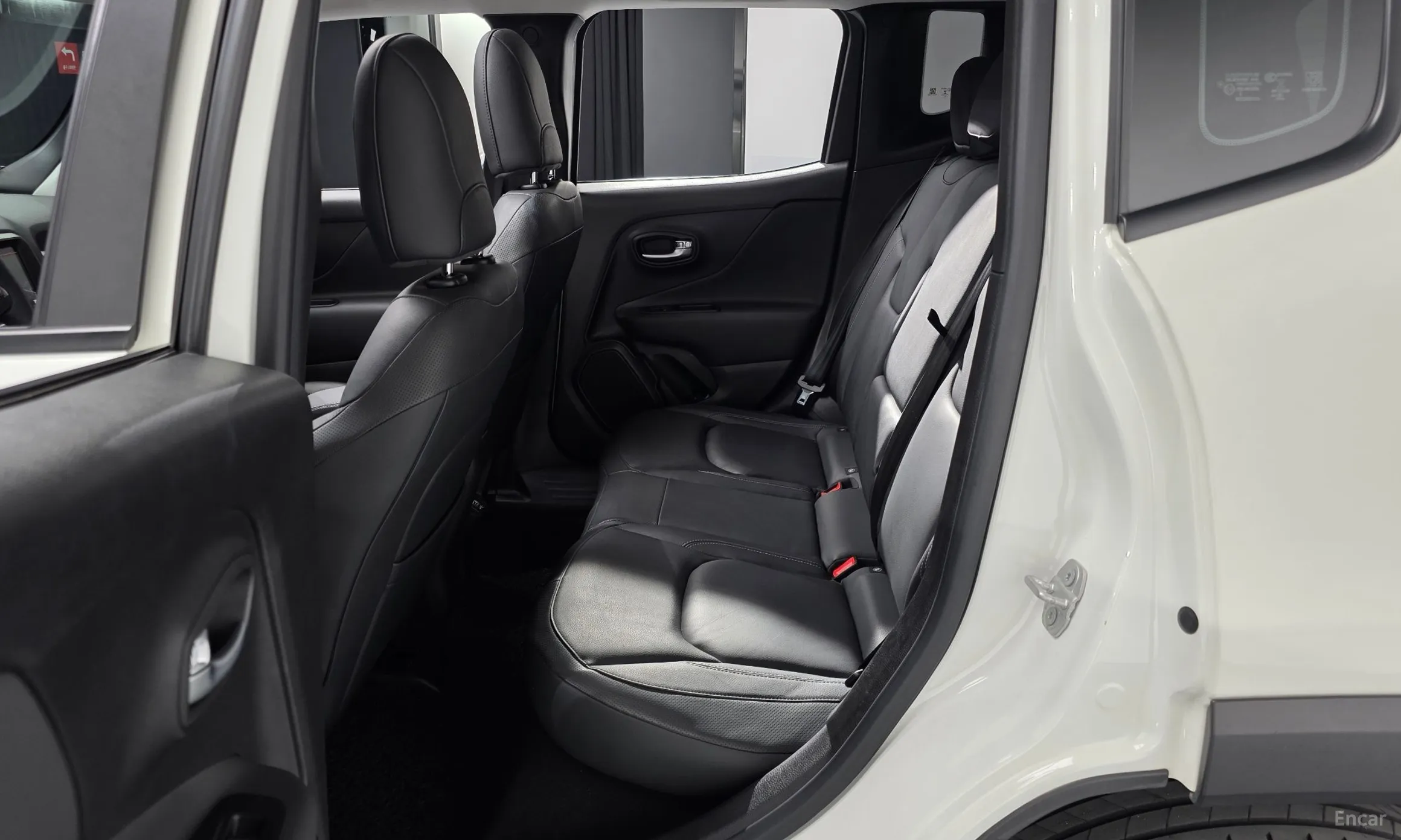 Jeep Renegade превью 12