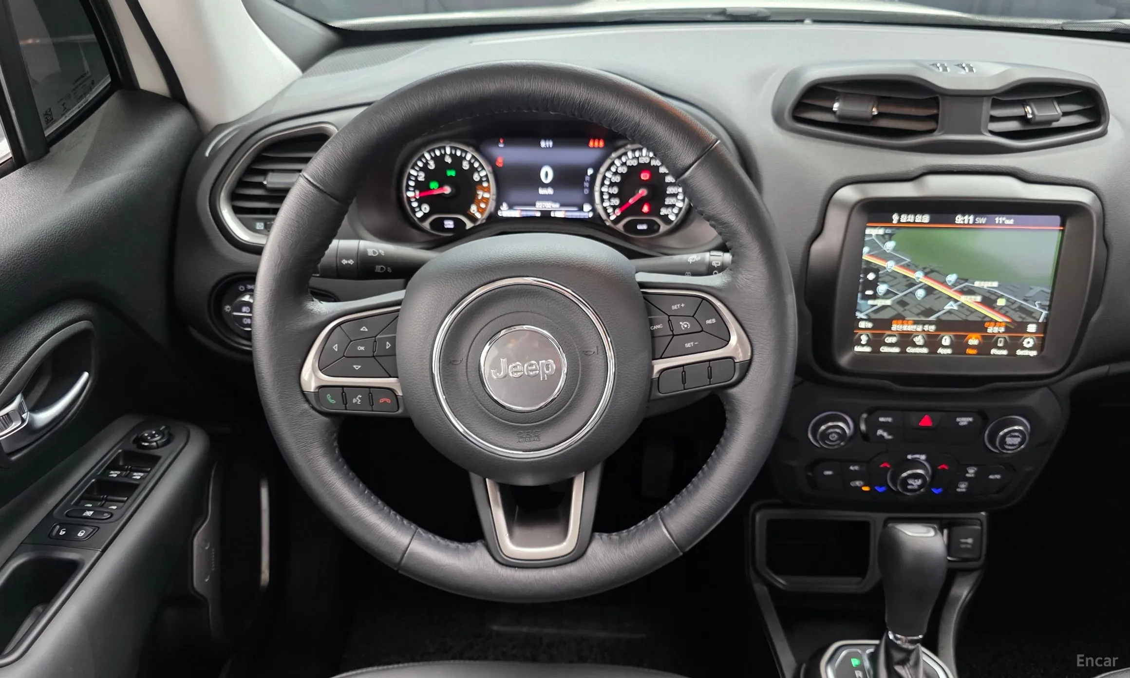 Jeep Renegade превью 13
