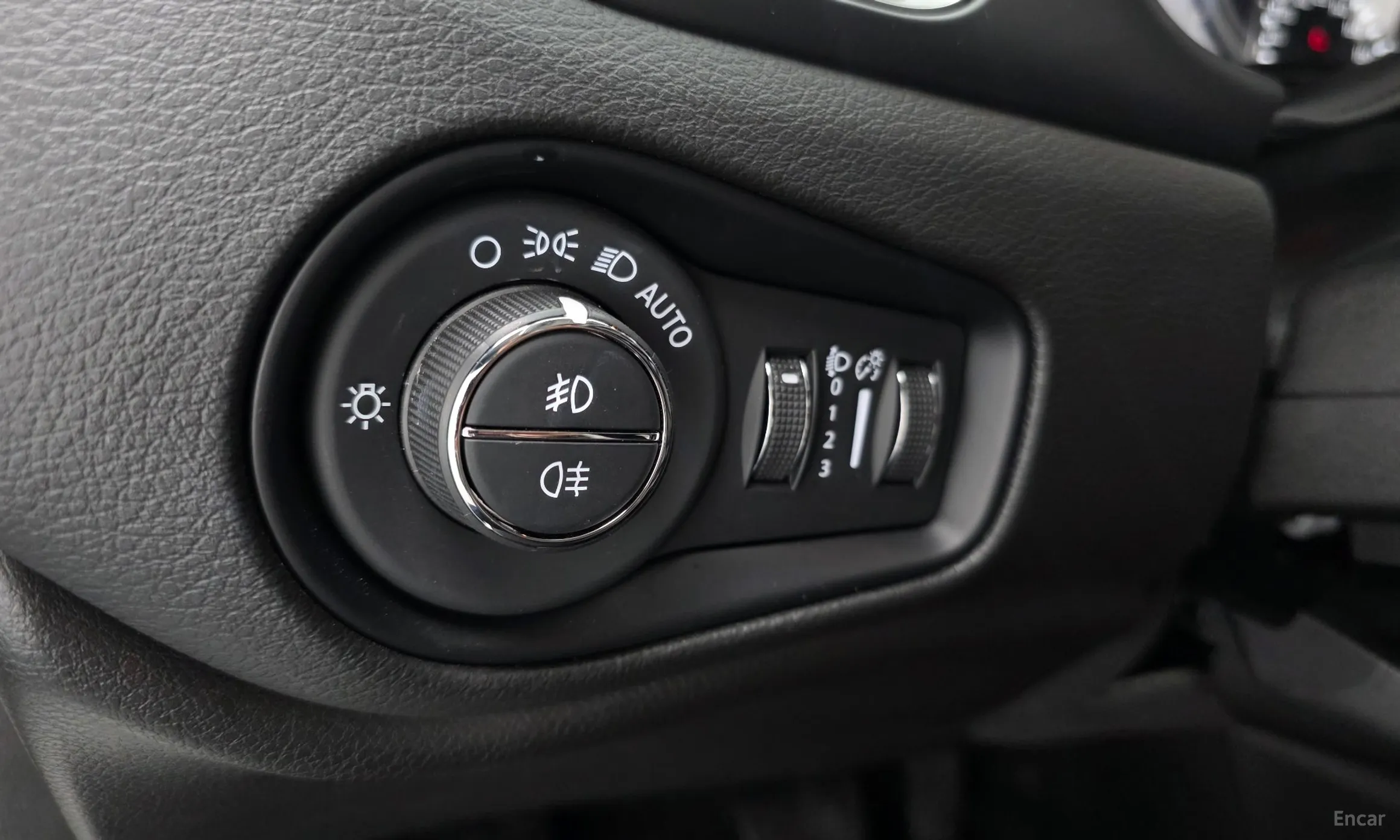 Jeep Renegade превью 17