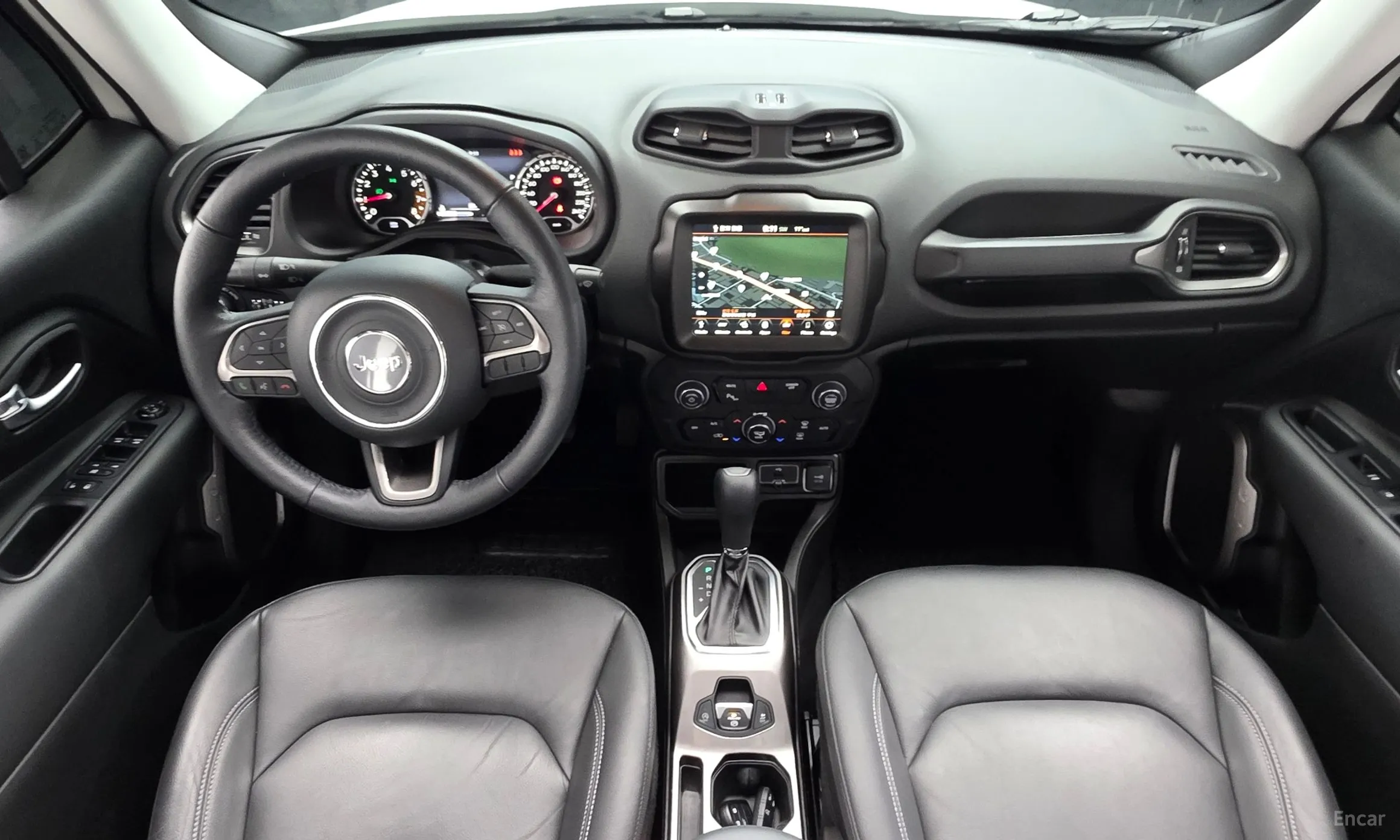 Jeep Renegade превью 7