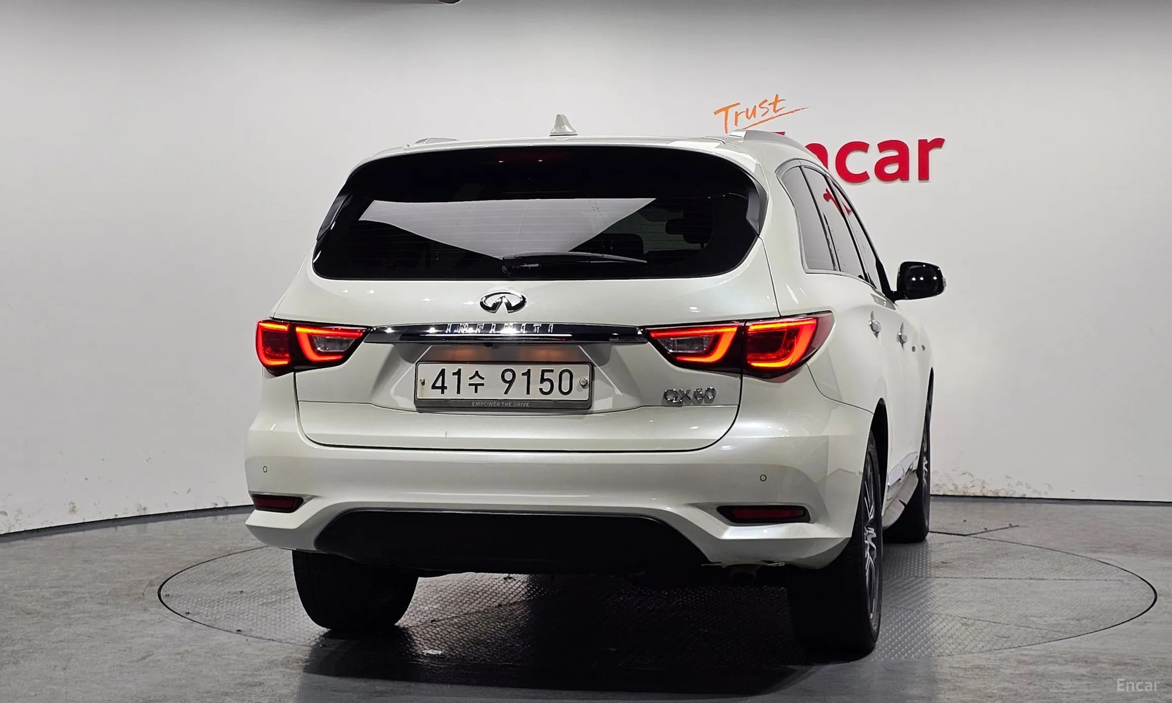 Infiniti QX60 превью 4