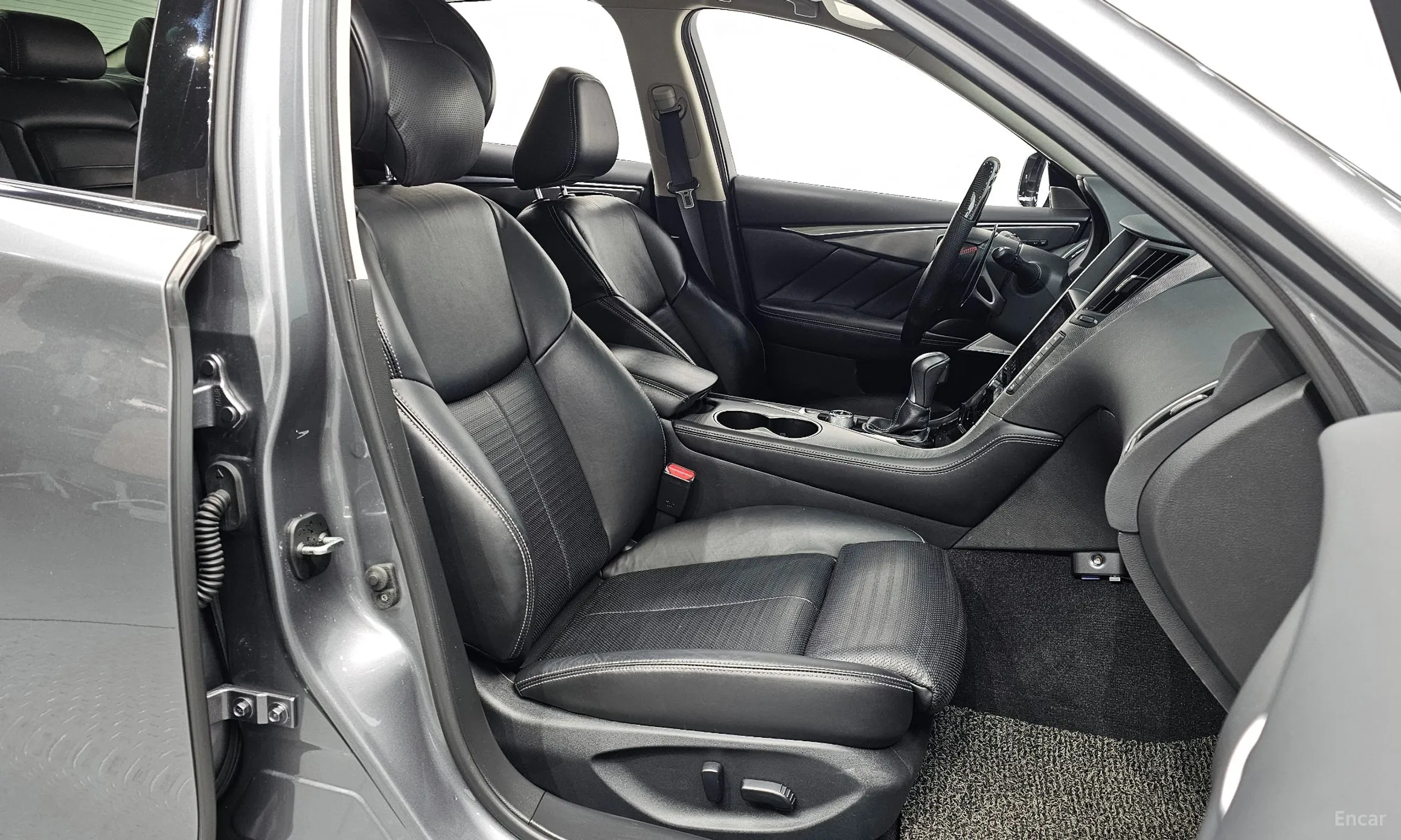 Infiniti Q50 превью 10