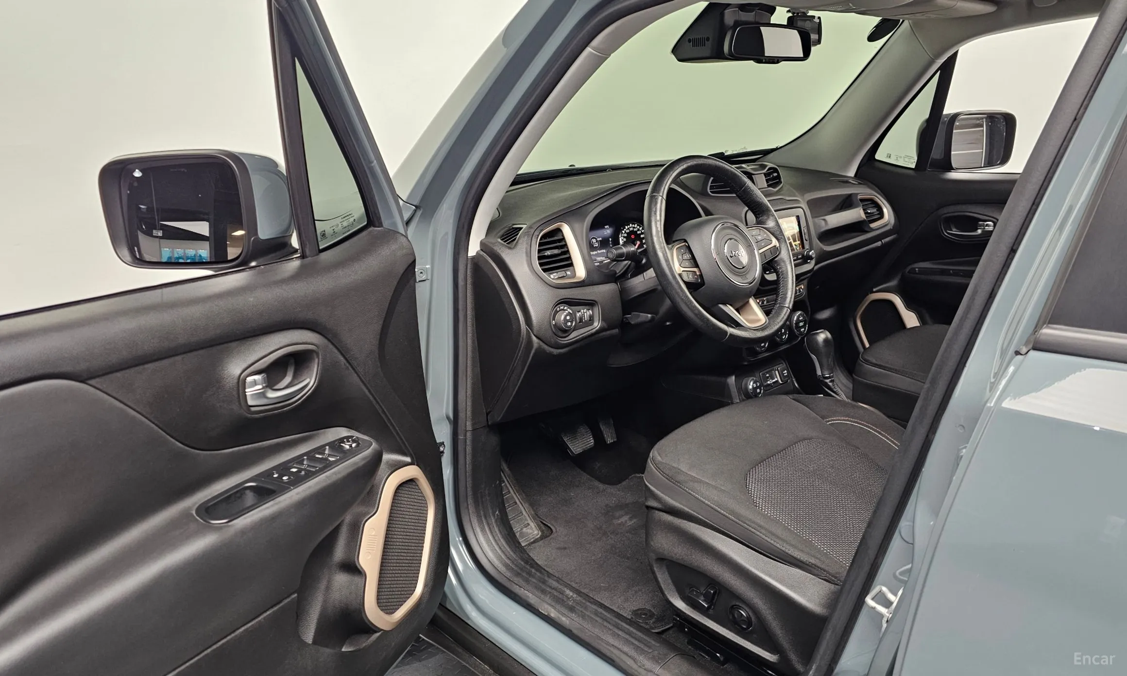 Jeep Renegade превью 10