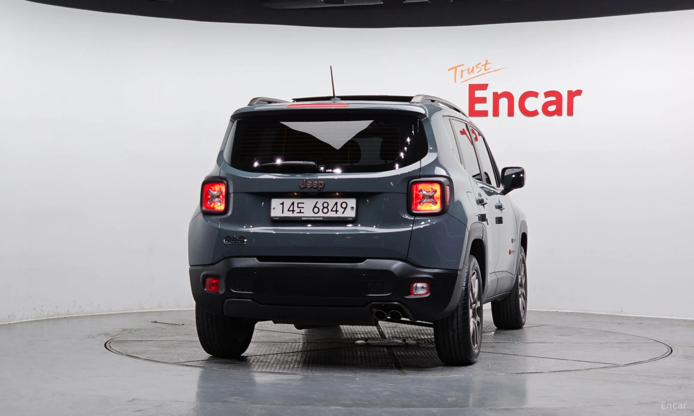 Jeep Renegade превью 4