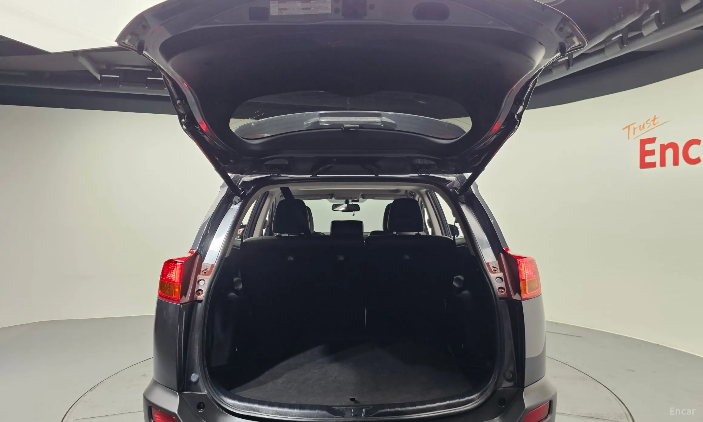 Toyota RAV4 превью 20
