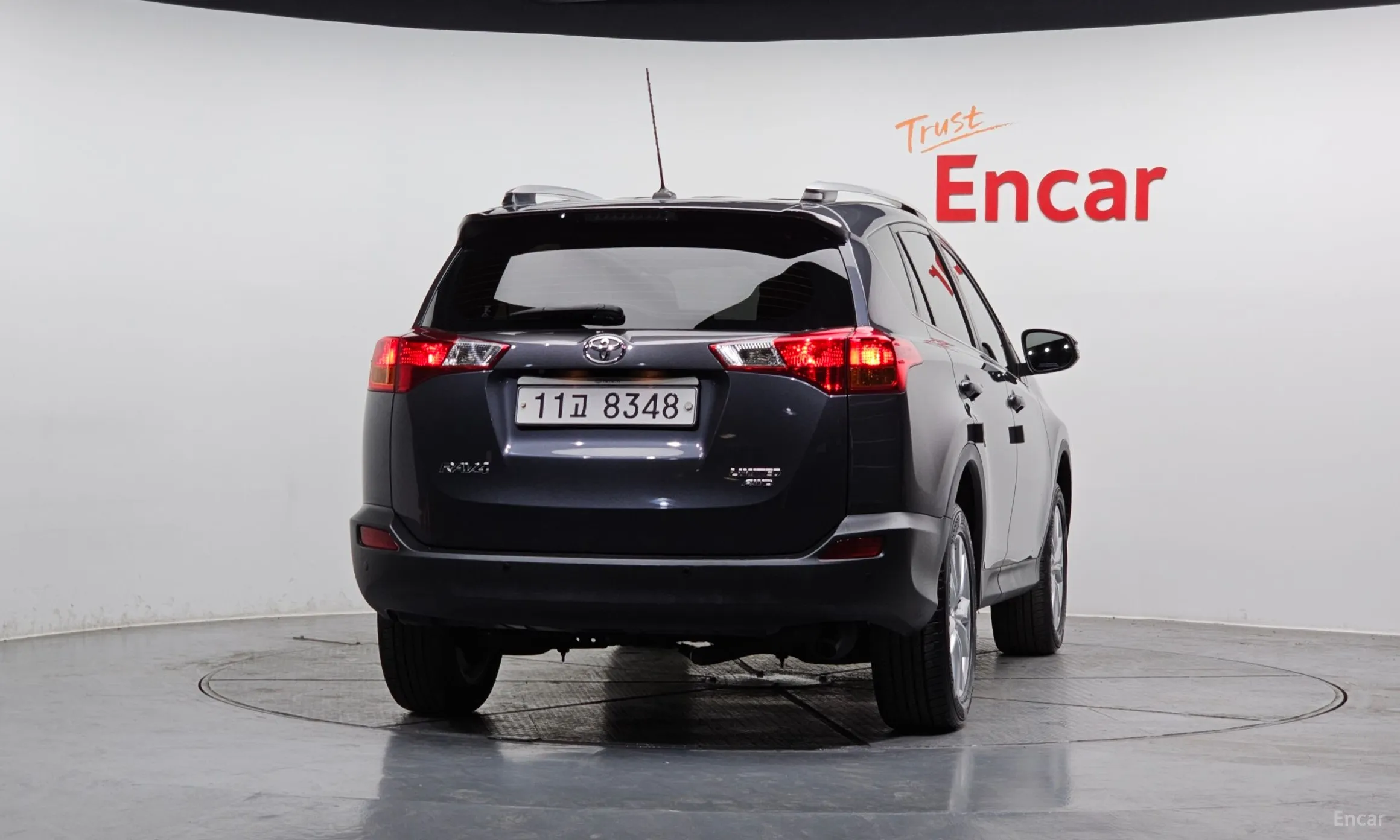 Toyota RAV4 превью 4