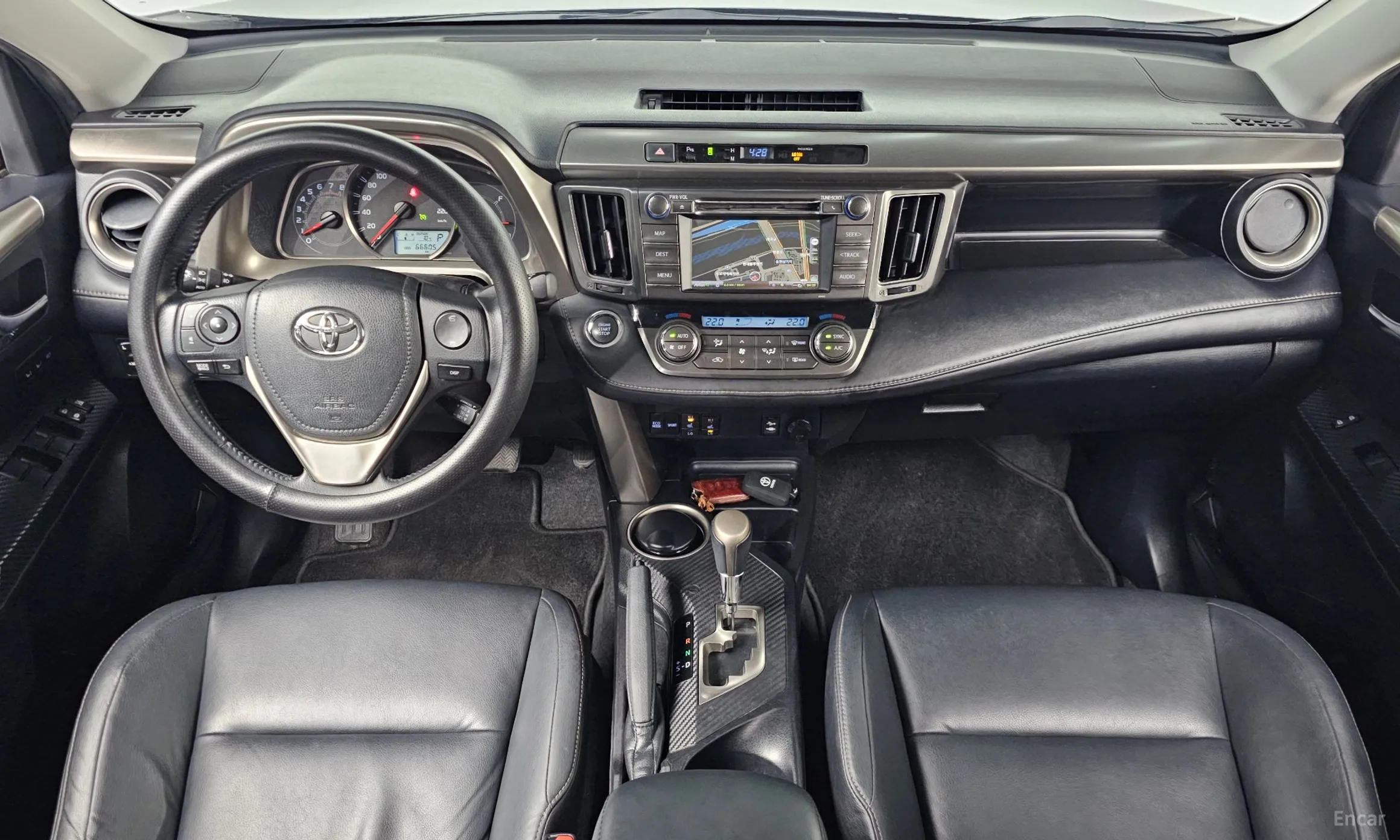 Toyota RAV4 превью 7