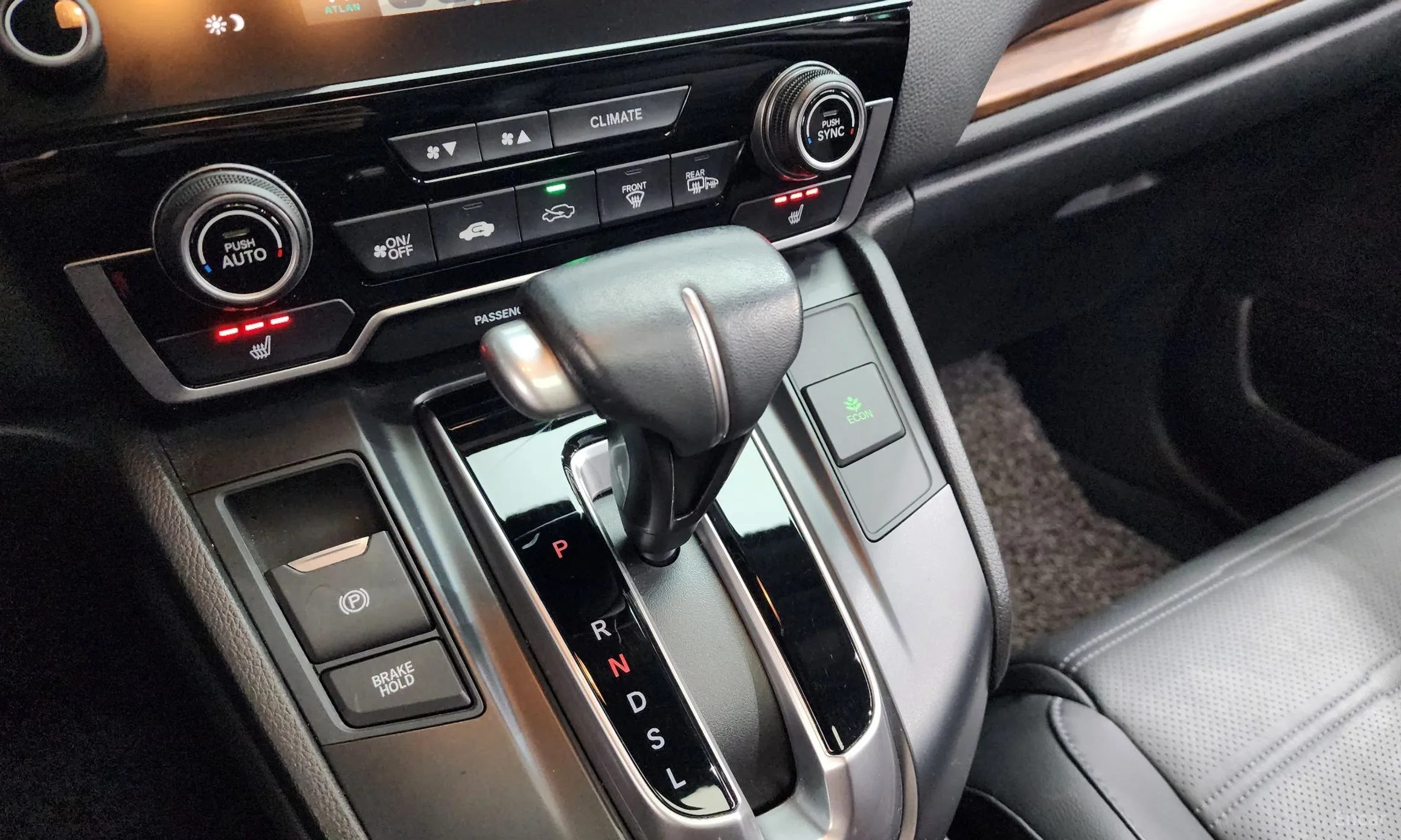 Honda CR-V 5th generation превью 9