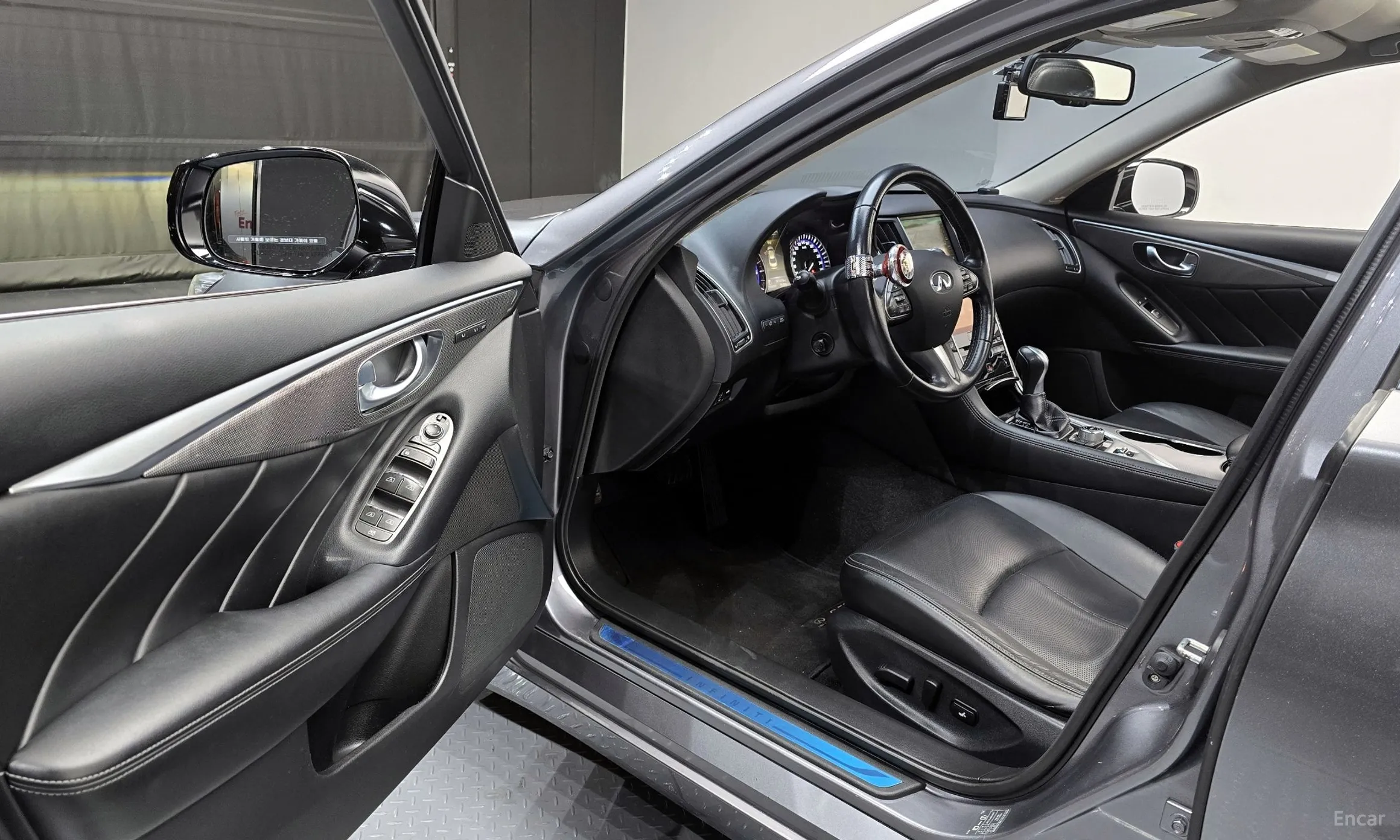 Infiniti Q50 превью 11