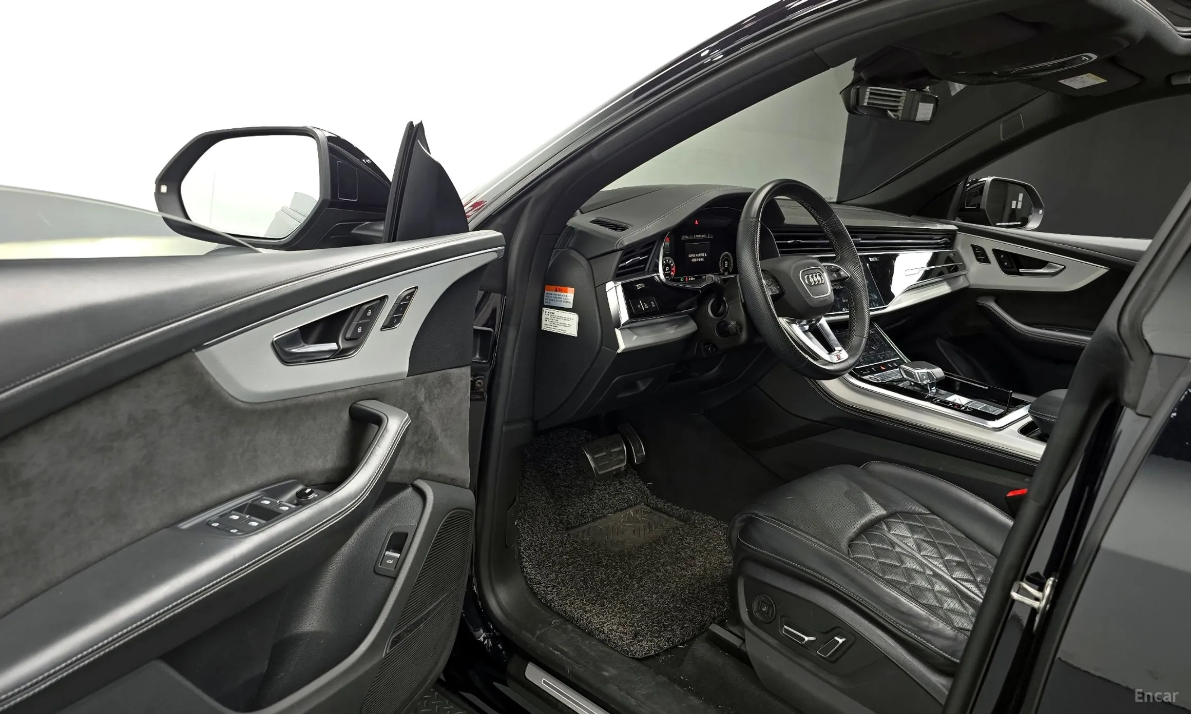 Audi Q8 (4M) превью 11