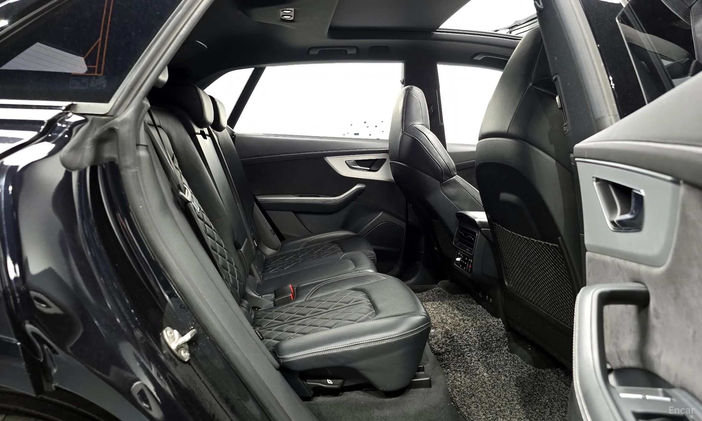 Audi Q8 (4M) превью 12