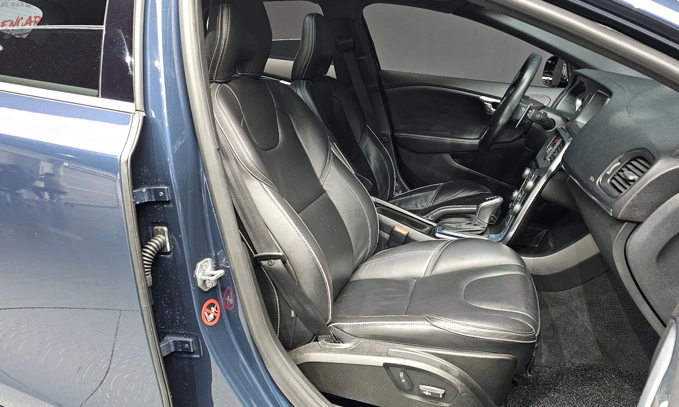 Volvo V40 превью 10