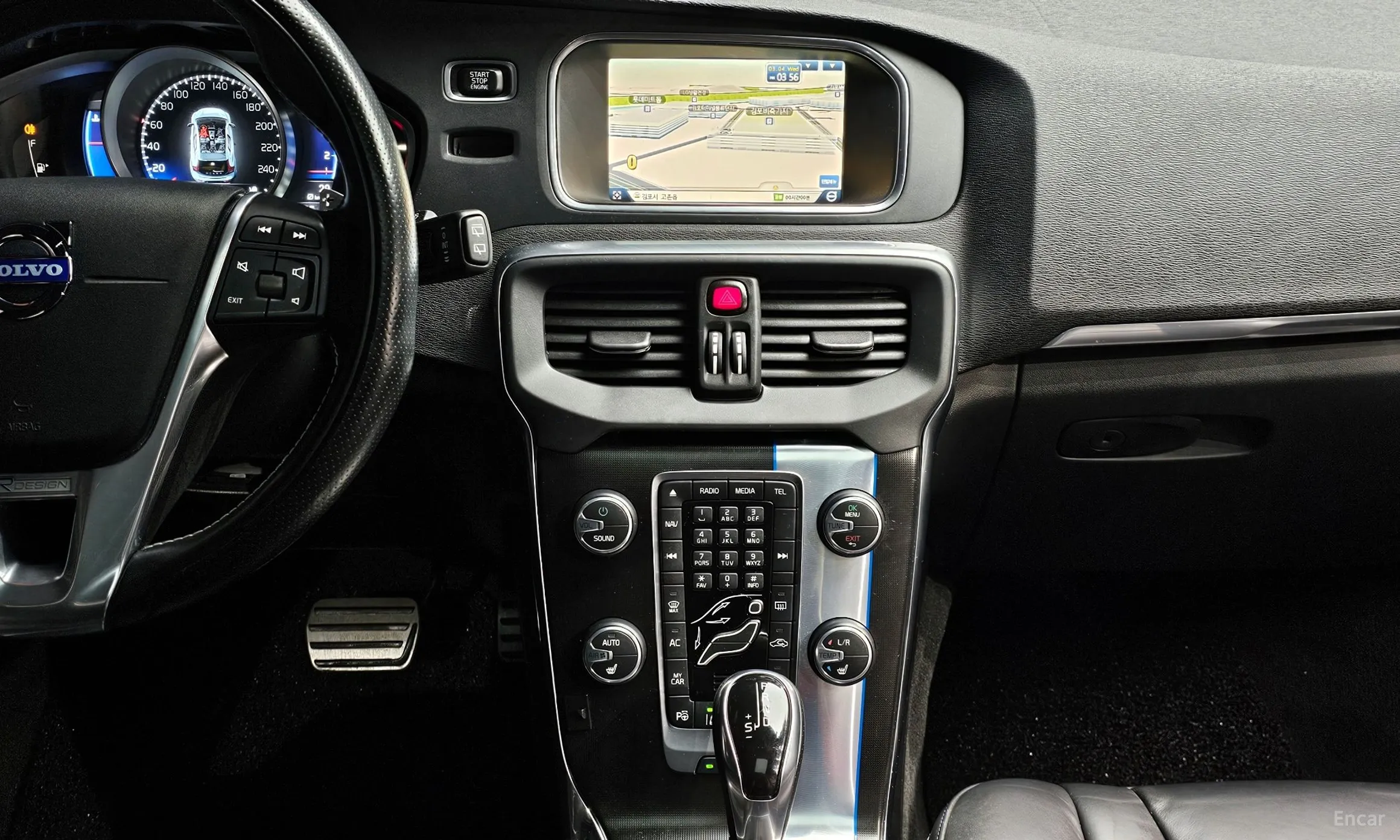 Volvo V40 превью 15