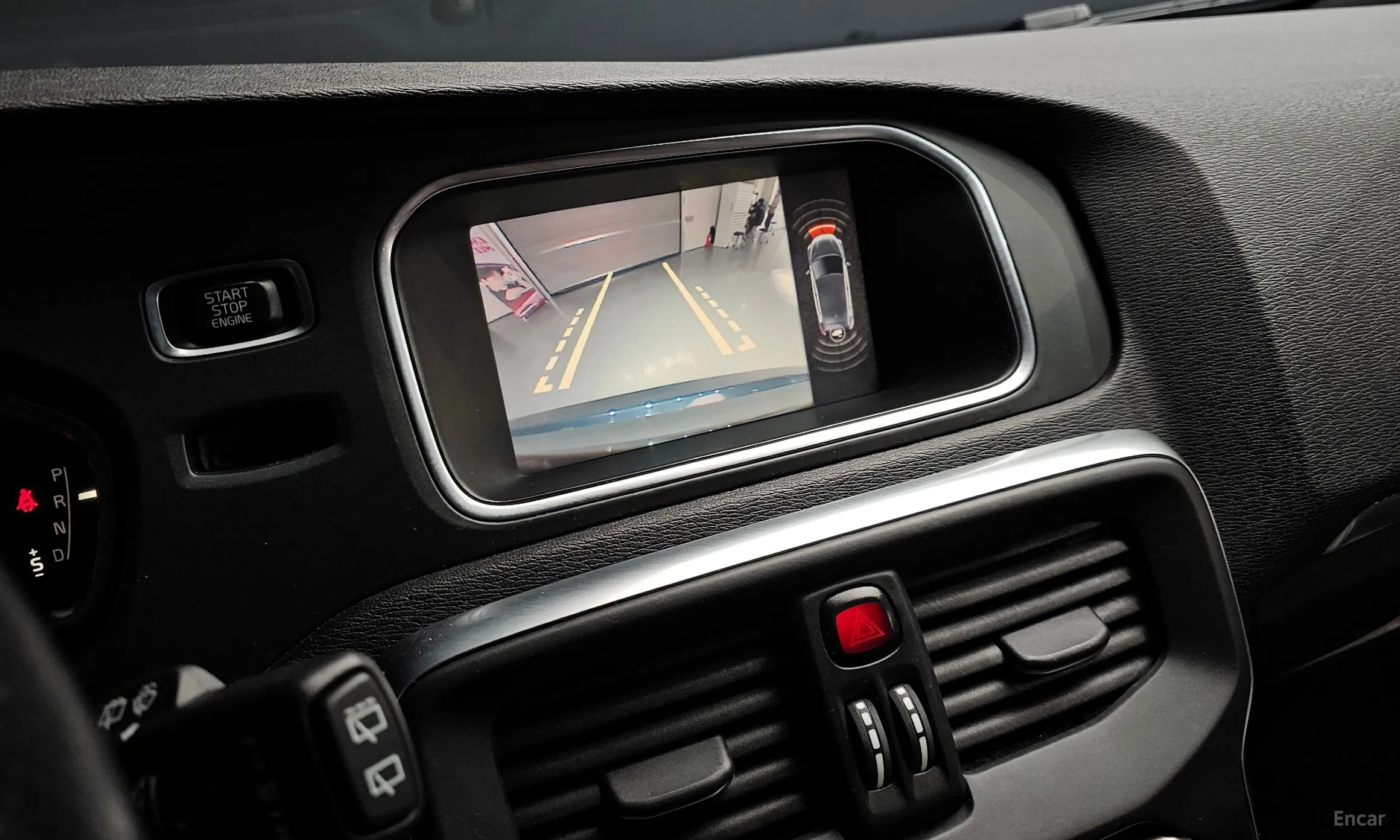 Volvo V40 превью 16