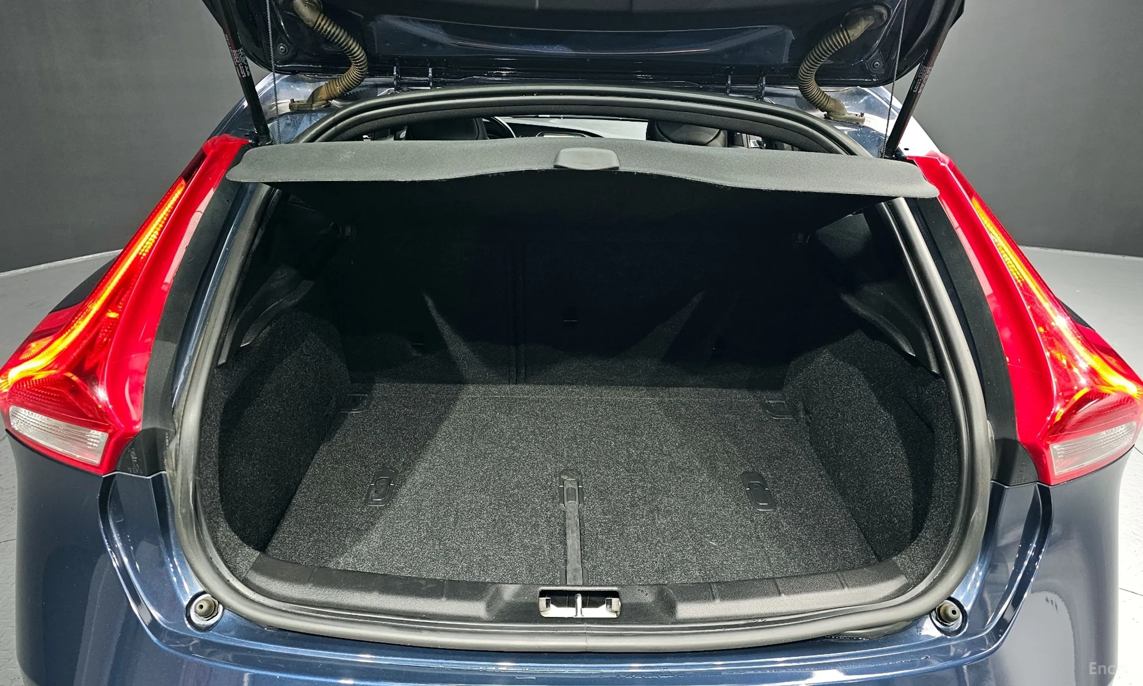 Volvo V40 превью 20